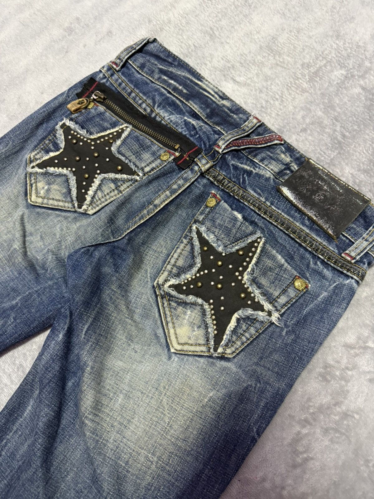 Japanese Brand × Vintage Red Pepper Japan Embellished Studded Shadow Wash Flare Jeans Size US 28 / EU 44 - 4 Thumbnail