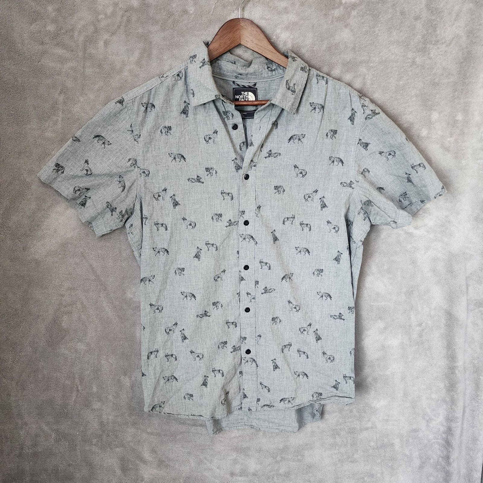 The North Face North Face Men's Large Gray Wolf Print Button-Up Size US L / EU 52-54 / 3 - 1 Thumbnail