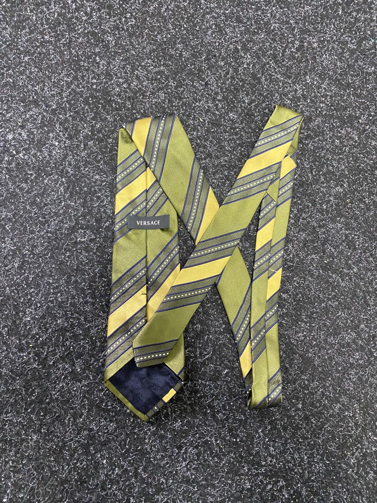 Versace Vintage Versace Tie Size ONE SIZE - 1 Thumbnail