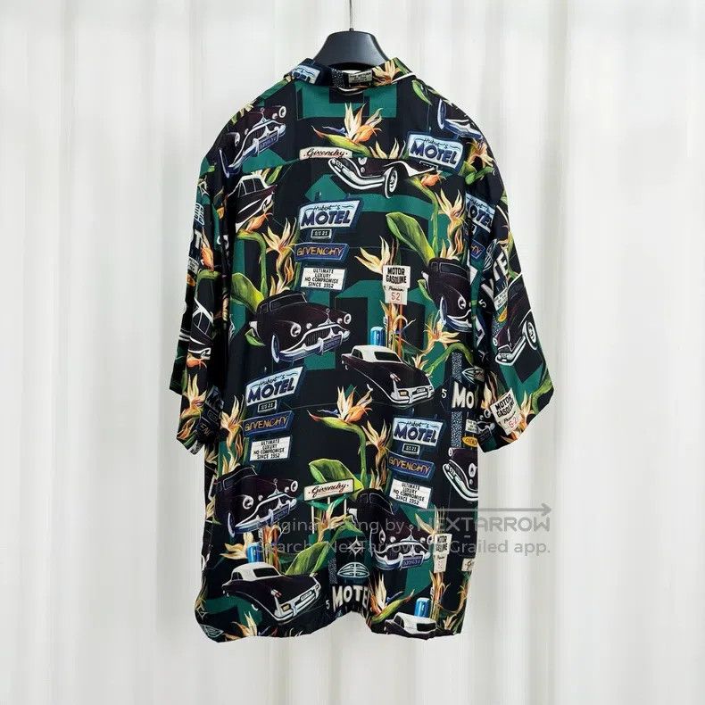 Givenchy Givenchy Size39 All-Over Printed Silk Letter Short Sleeve S Size US M / EU 48-50 / 2 - 2 Thumbnail