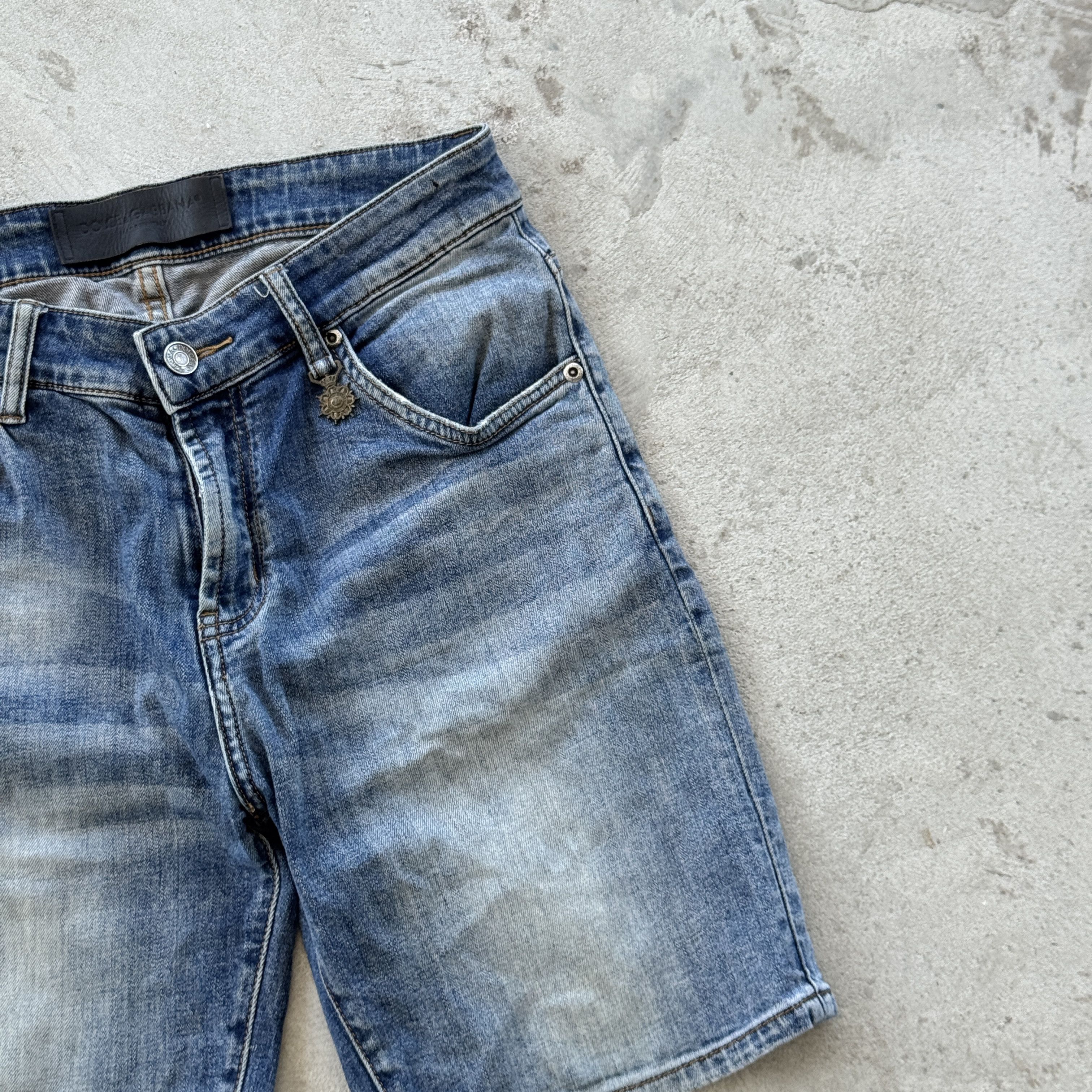 Dolce & Gabbana Vintage 90s Dolce & Gabbana Denim Shorts Size US 30 / EU 46 - 6 Thumbnail