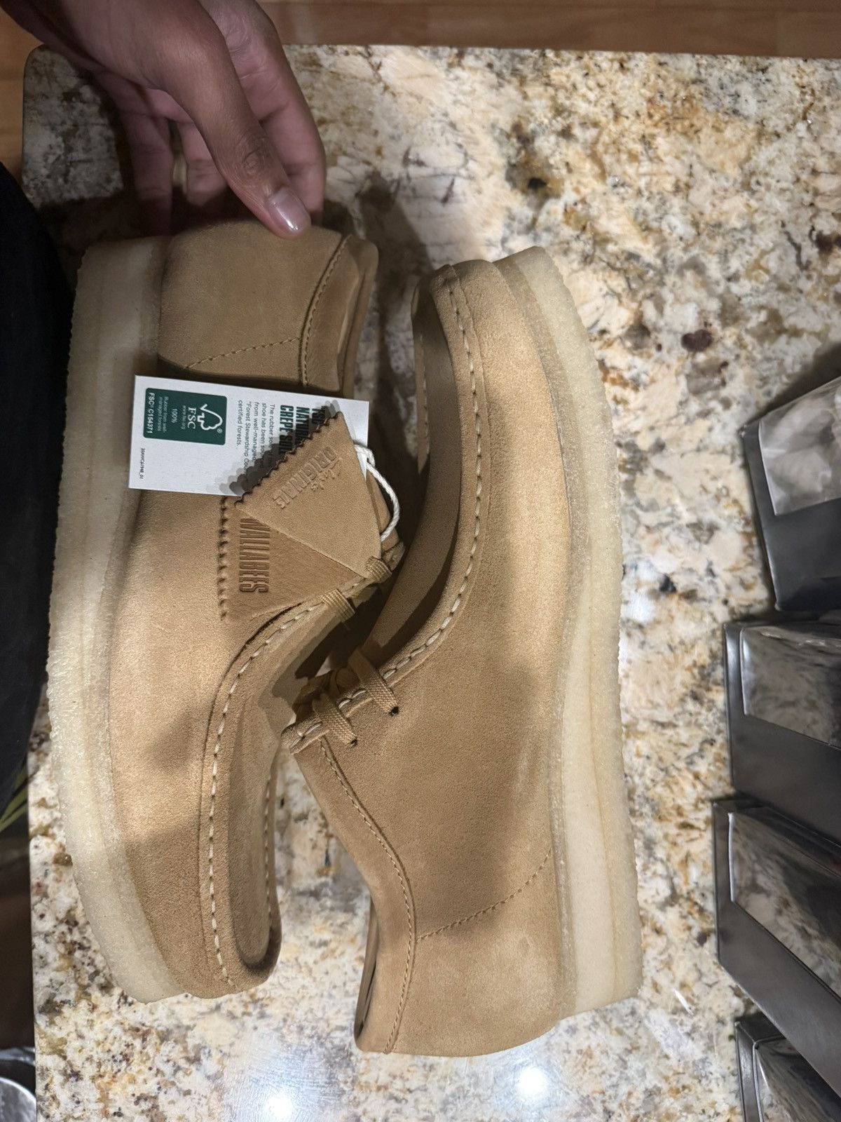 Clarks Clark Wallabe Mid Tan Suede 11.5 Size US 11.5 / EU 44-45 - 5 Thumbnail