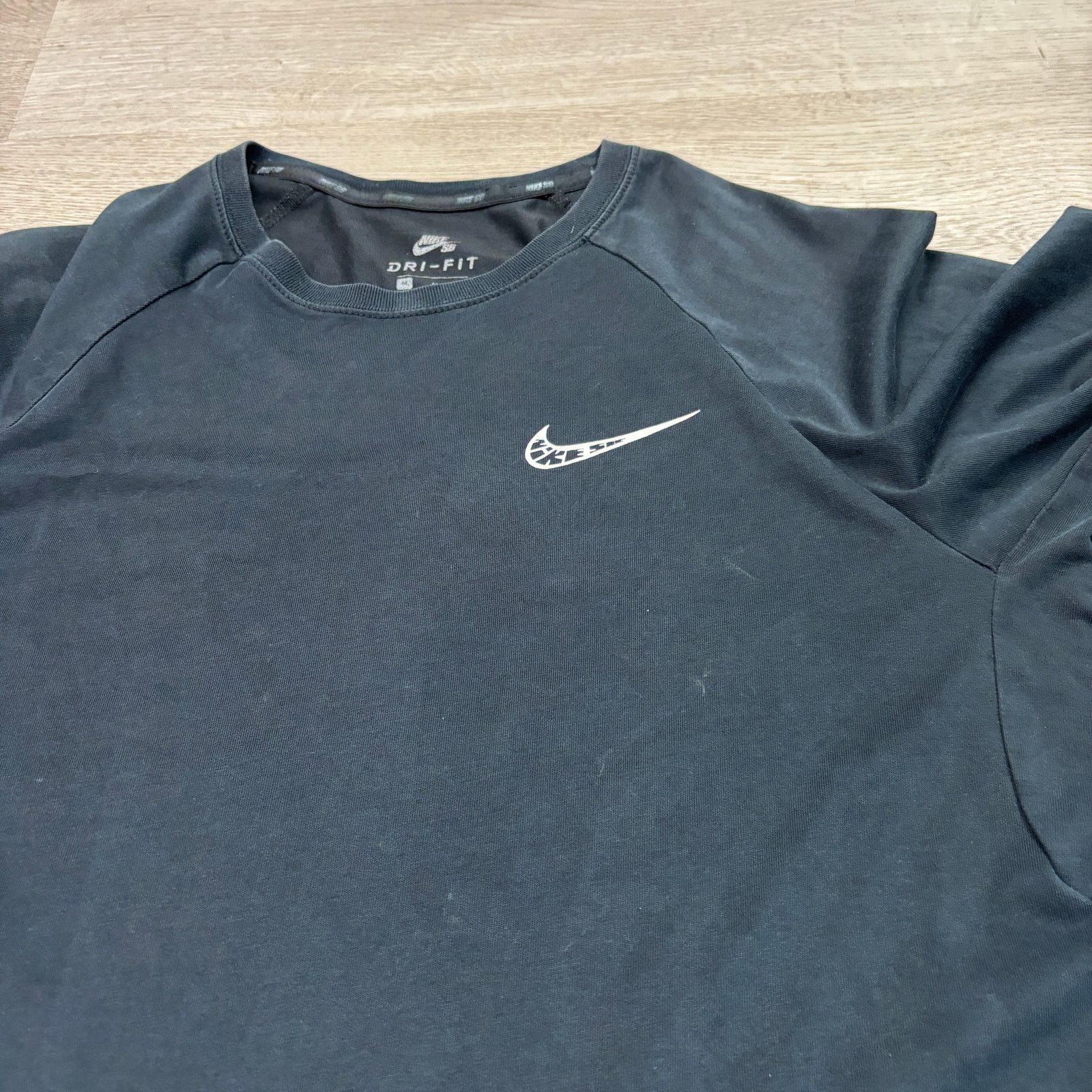 Nike Nike SB Dri Fit Baseball Raglan Shirt Mens Medium Minimalist Size US M / EU 48-50 / 2 - 11 Thumbnail
