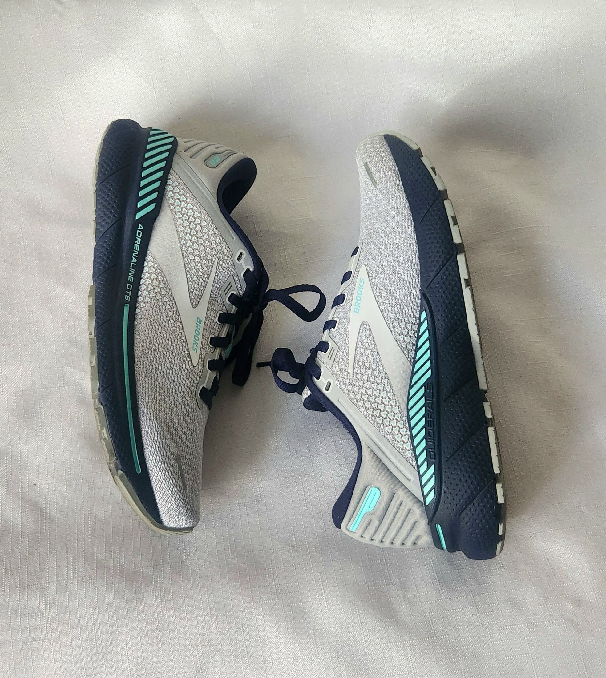 Saucony Brooks Adrenaline GTS 22 Low Grey/Peacoat Women's Size 8 Size US 8 / IT 38 - 7 Thumbnail