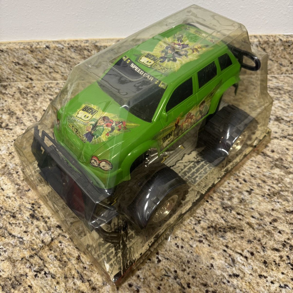 Cartoon Network × Vintage Ben 10 Alien Force Big Wheel Cross-Country Car Monster Truck Size ONE SIZE - 9 Thumbnail