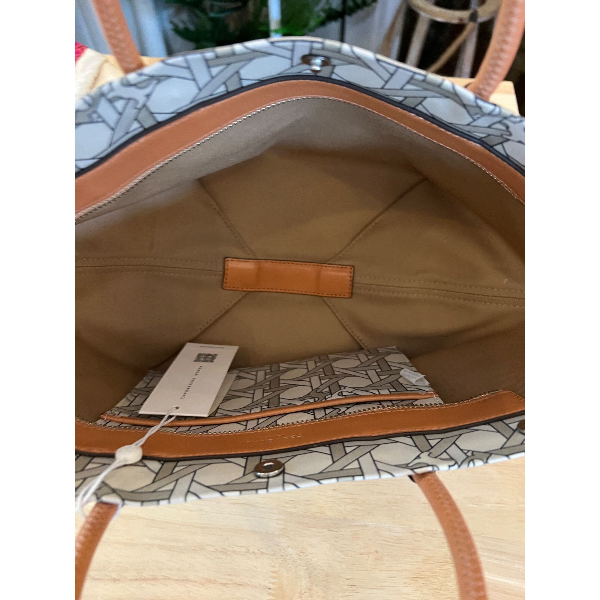 Tory Burch NWT! Tory Burch Nylon Basket Weave Handbag Size ONE SIZE - 8 Thumbnail
