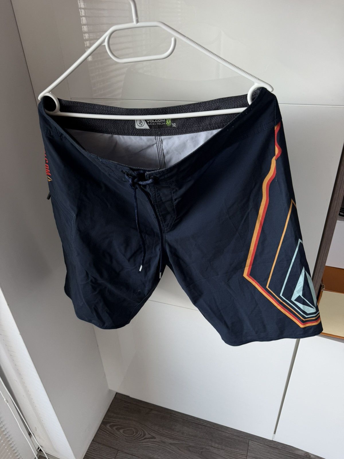 Volcom Volcom Mod Tech Repreve Big Logo Shorts Size US 32 / EU 48 - 2 Thumbnail