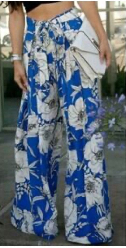 Zara Zara Floral Wide leg pleated pant size small EUC Size 26" / US 2 / IT 38 - 1 Thumbnail