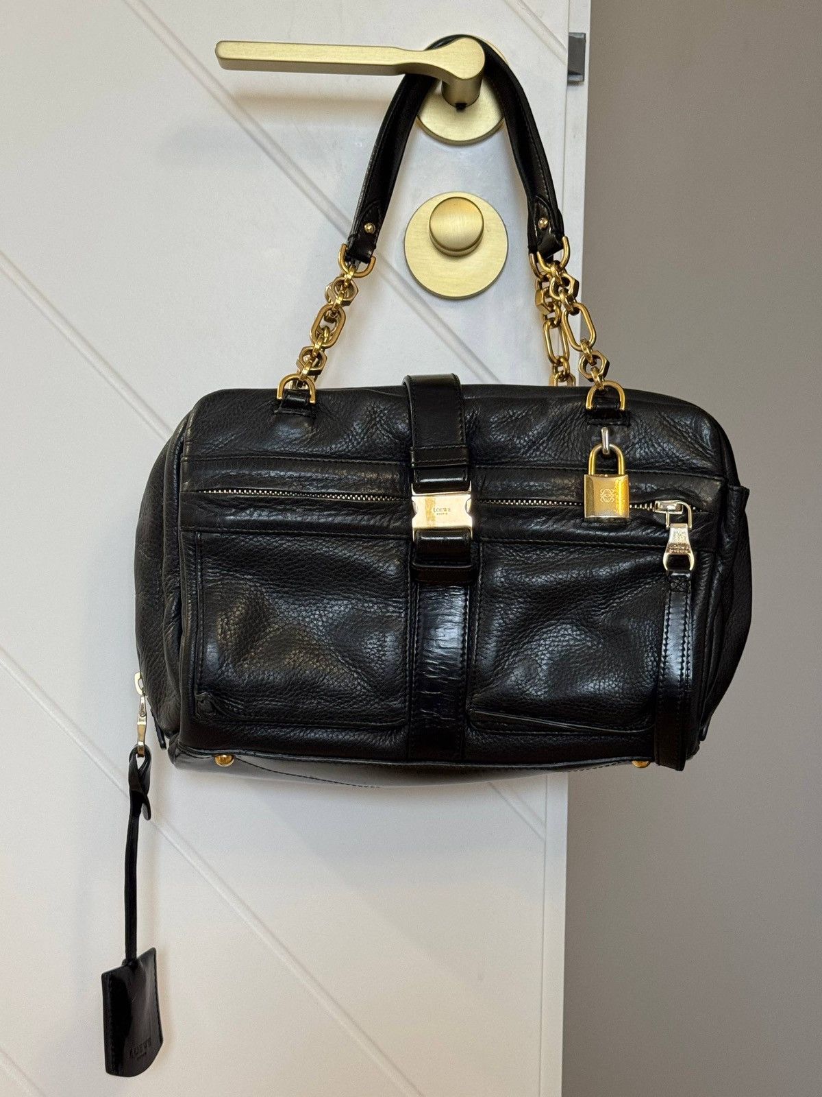 Loewe Luxury Vintage 2002 Handle Bag Loewe Amazon Leather Bag Size ONE SIZE - 1 Thumbnail