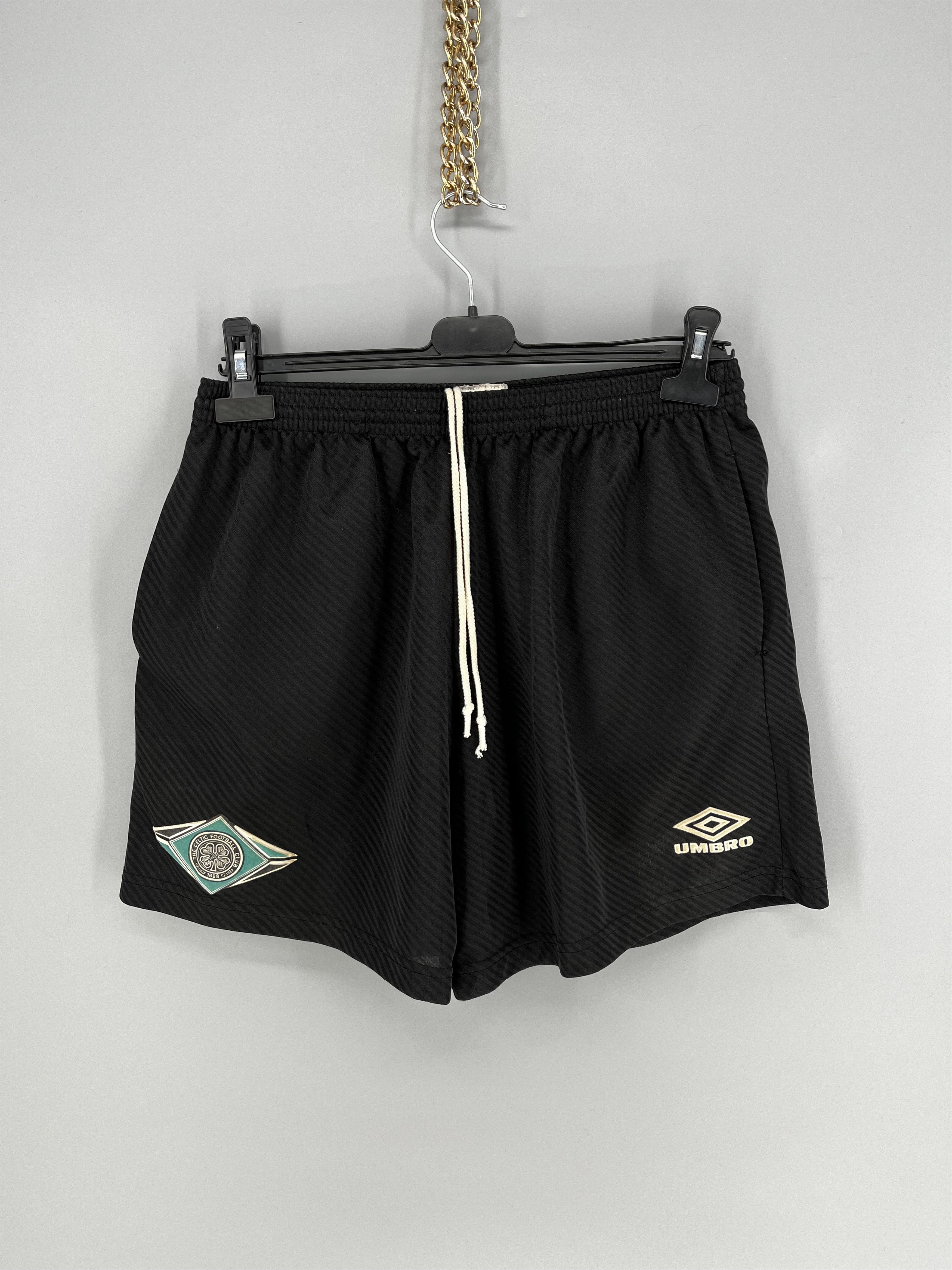 Umbro CELTIC 90s TRAINING FOOTBALL SOCCER SHORTS UMBRO Size US 34 / EU 50 - 1 Thumbnail