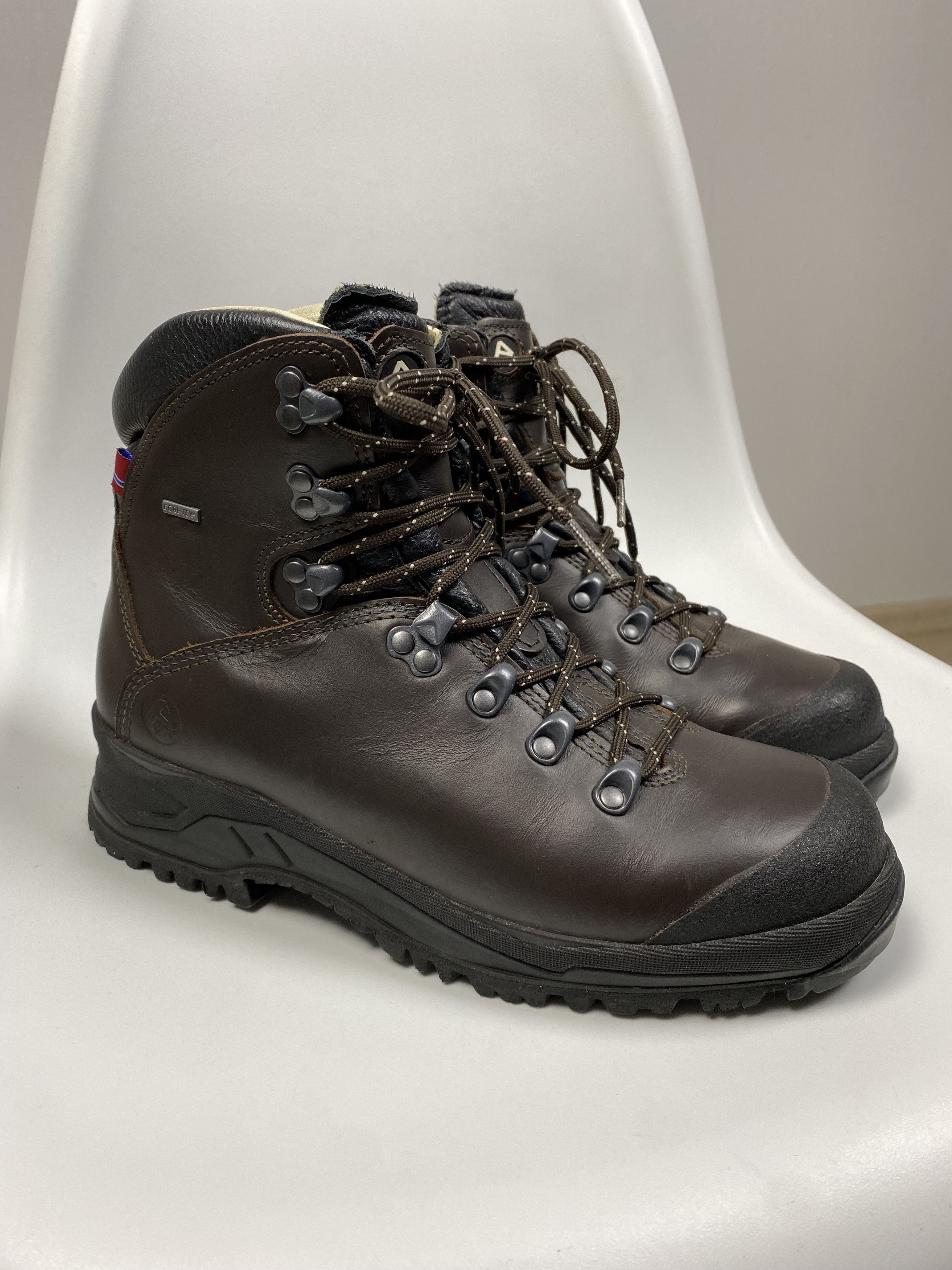 Other Alpha New Walk Queen Genuine Leather Hiking Boots size 40 Size US 7.5 / EU 40-41 - 1 Thumbnail