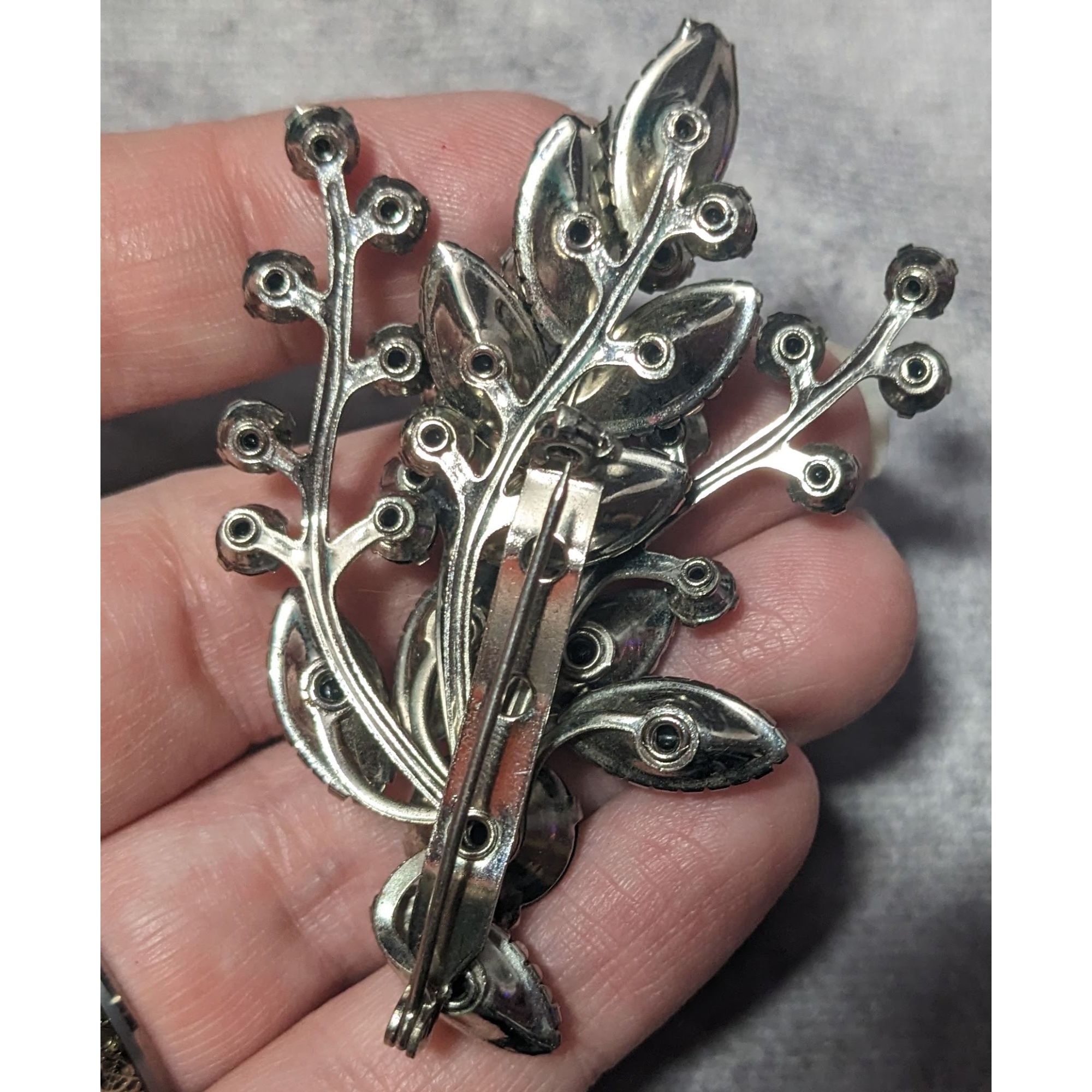 Other Vintage Floral Spray Black Gemmed Gothic Brooch Size ONE SIZE - 6 Thumbnail