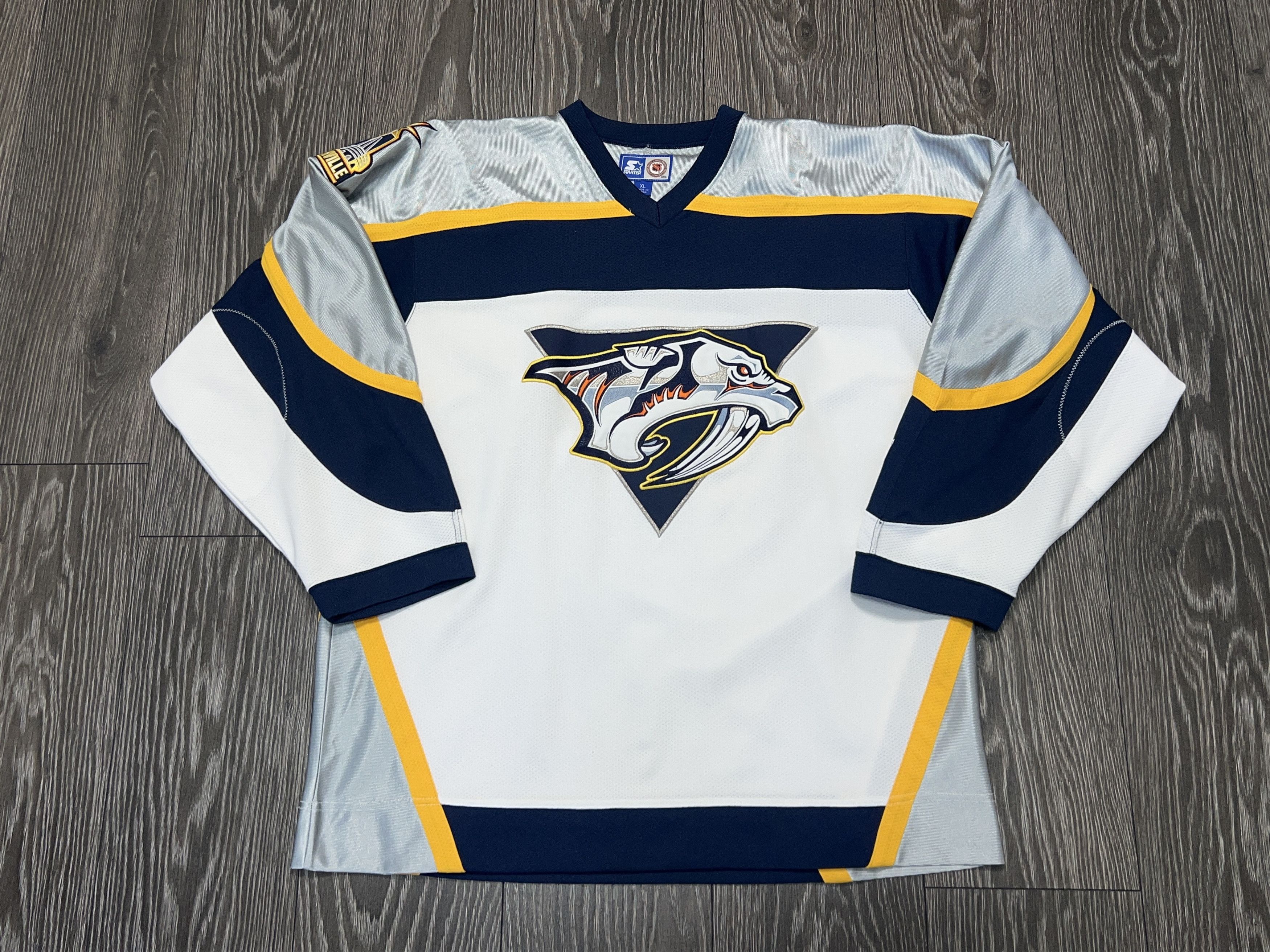 Starter Vintage NHL Nashville Predators Long Sleeve Jersey Shirt Size US XL / EU 56 / 4 - 1 Thumbnail