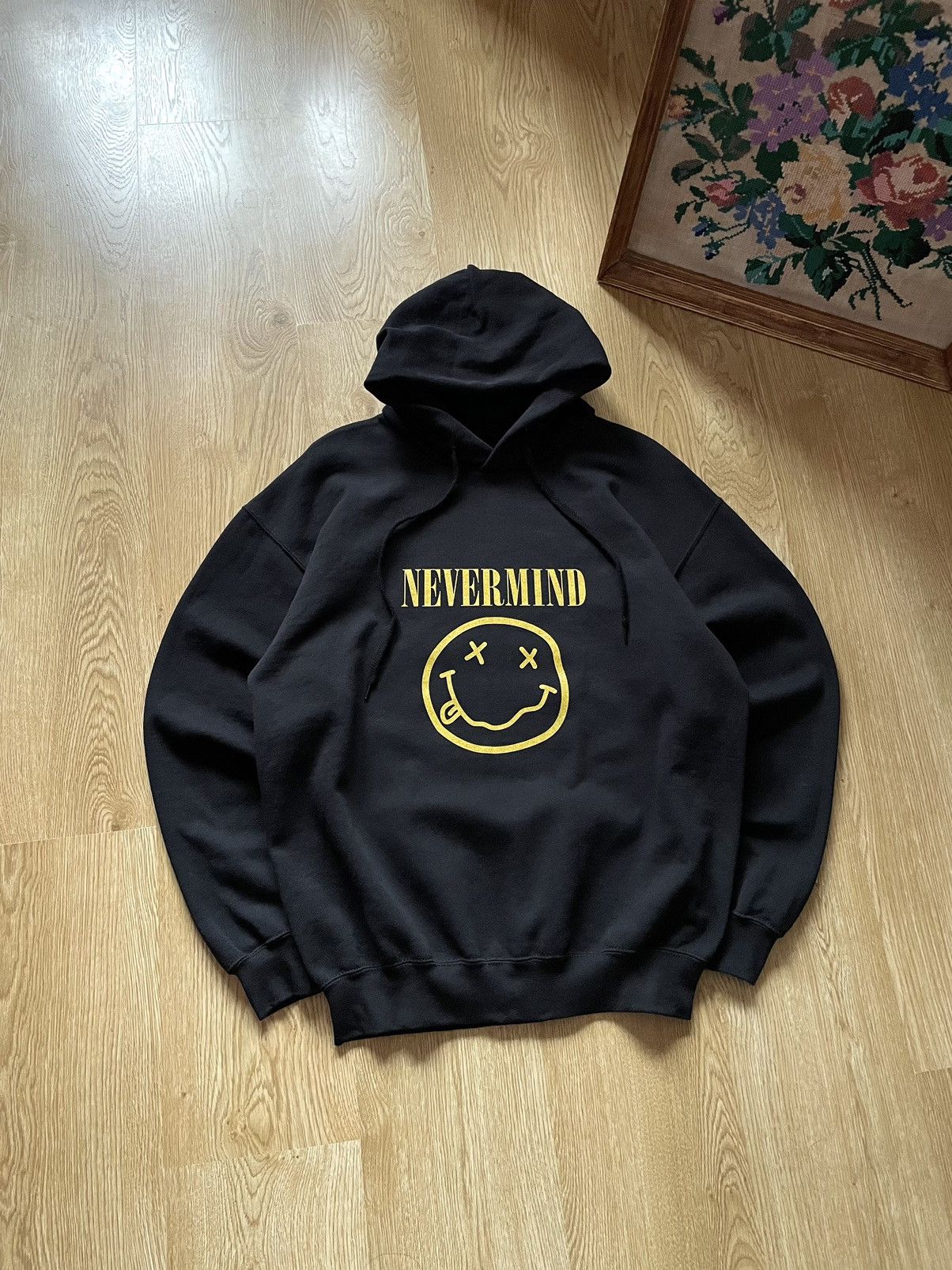 Band Tees Vintage Y2K Nirvana Nevermind Smile Kurt Cobain Band Hoodie Size US XL / EU 56 / 4 - 1 Thumbnail