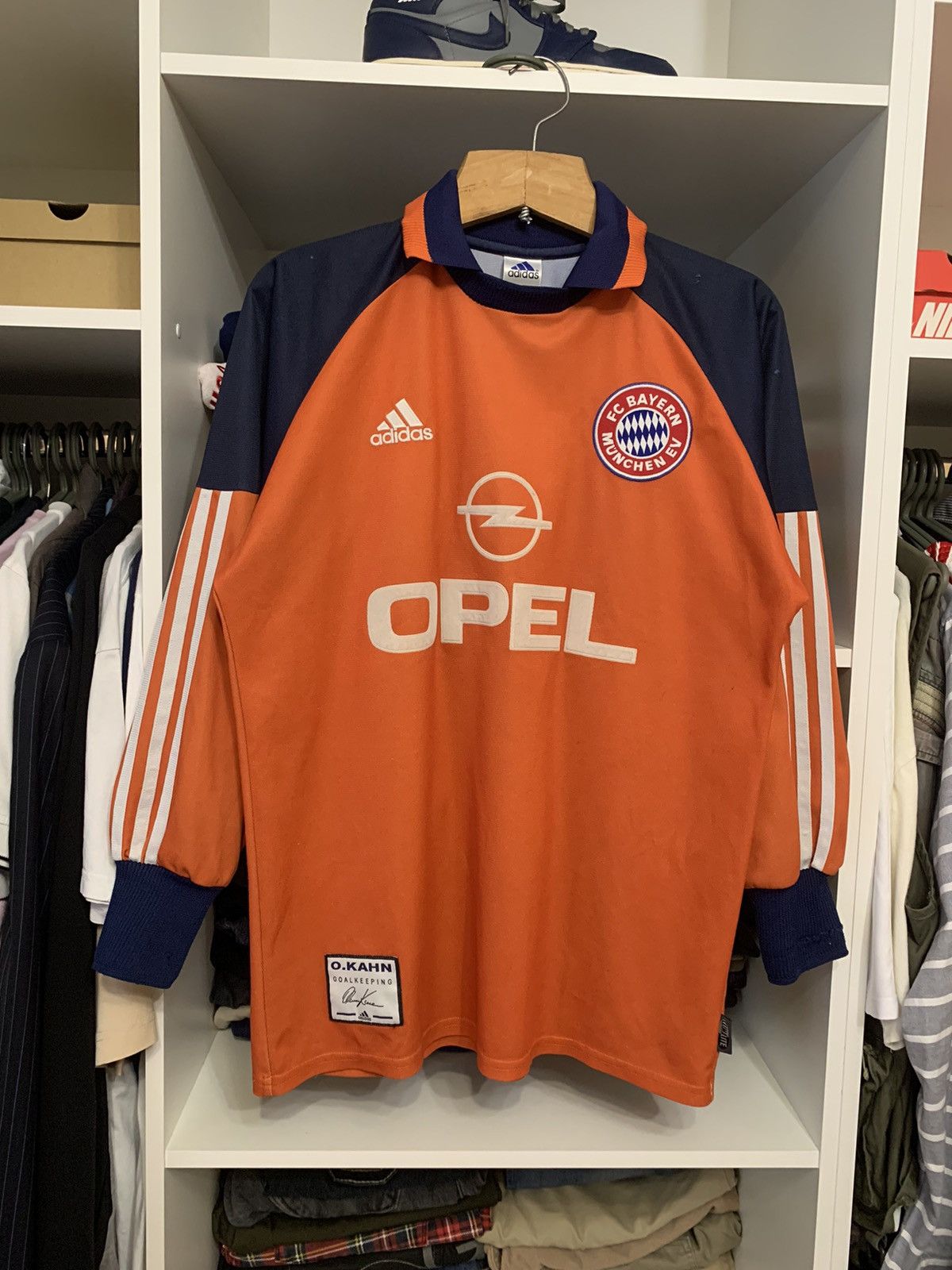Vintage Vintage Adidas Bayern Munich Oliver Kahn Goalkeeper Jersey Size US S / EU 44-46 / 1 - 11 Thumbnail