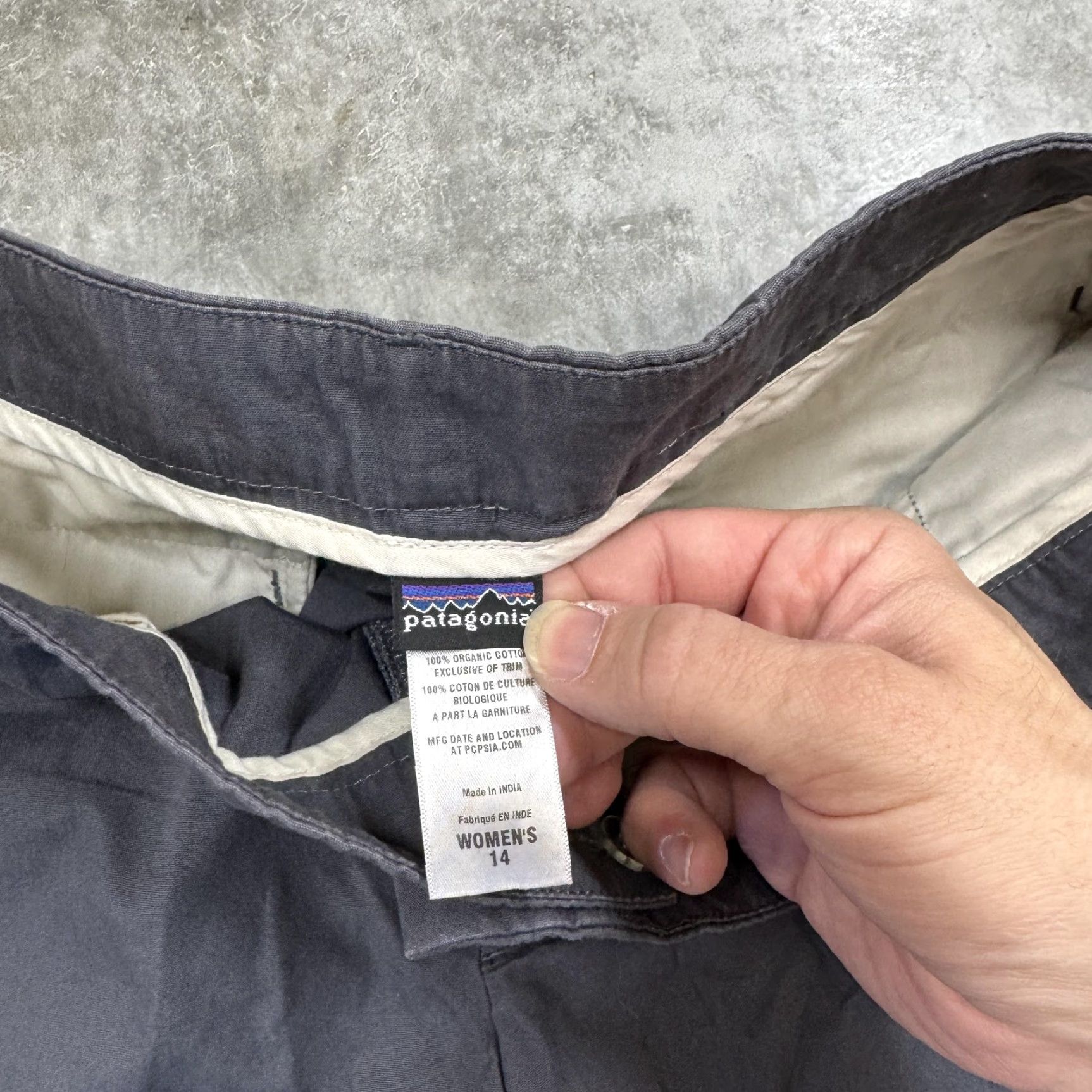 Patagonia Patagonia Shorts Womens 14 Charcoal Gray Hiking Outdoor Casual Pockets Travel Mens? Womens? Size 36" / US 14 / IT 50 - 4 Thumbnail