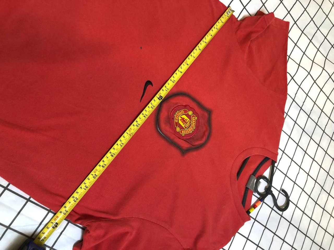 Nike Vintage Manchester United Nike Centre Logo Swoosh T-Shirt Size US XL / EU 56 / 4 - 6 Thumbnail