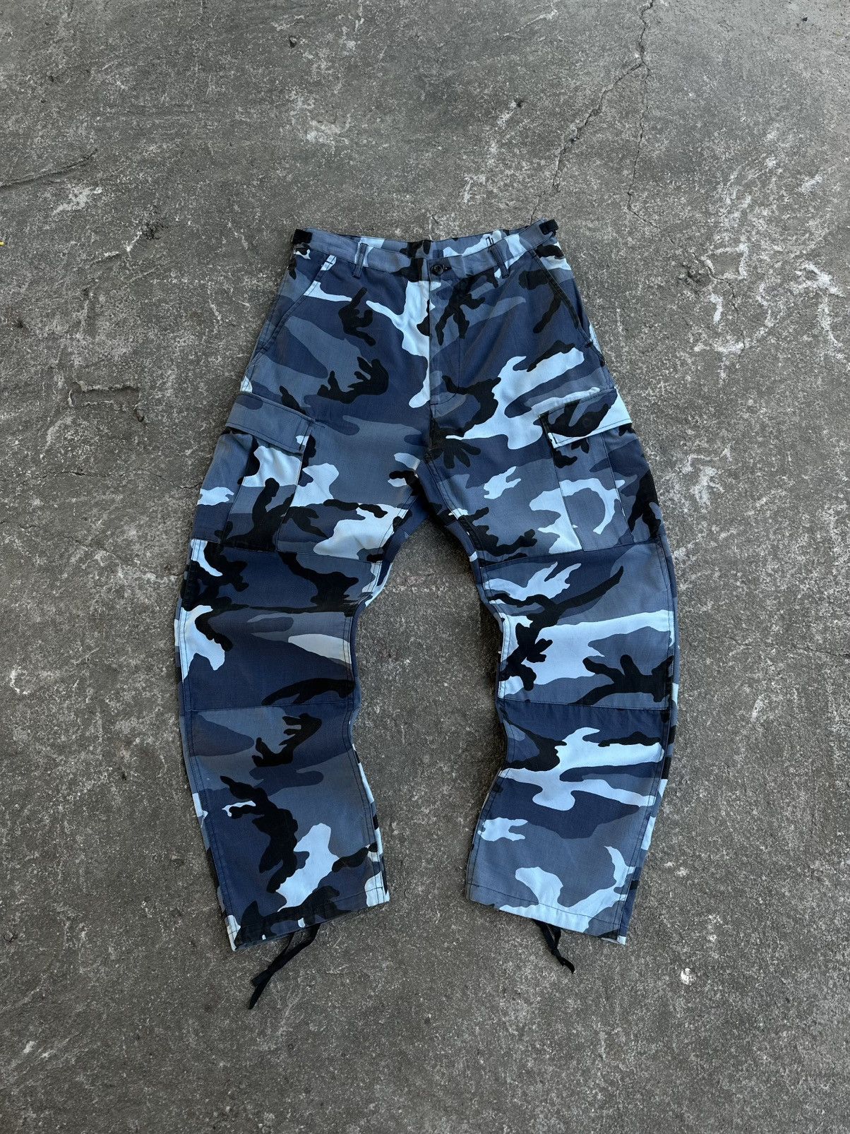 Vintage Camo Cargo Multipocket Pants Distressed