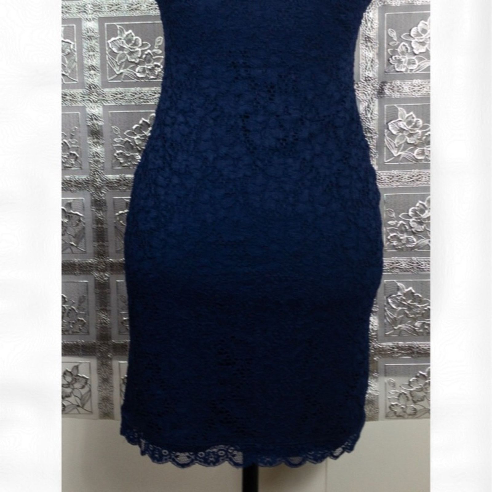 Forever 21 NWT Forever 21 Navy Blue Floral Lace Dress Size M Size M / US 6-8 / IT 42-44 - 7 Thumbnail
