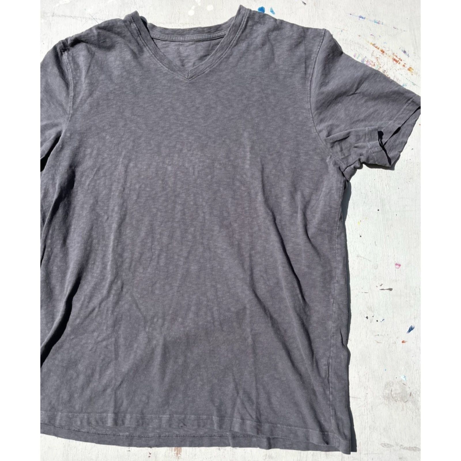 Vintage American Giant T-Shirt Gray Solid L Men V-Neck USA Low Key 90s City Classic Sports USA Shirt Size US L / EU 52-54 / 3 - 4 Thumbnail