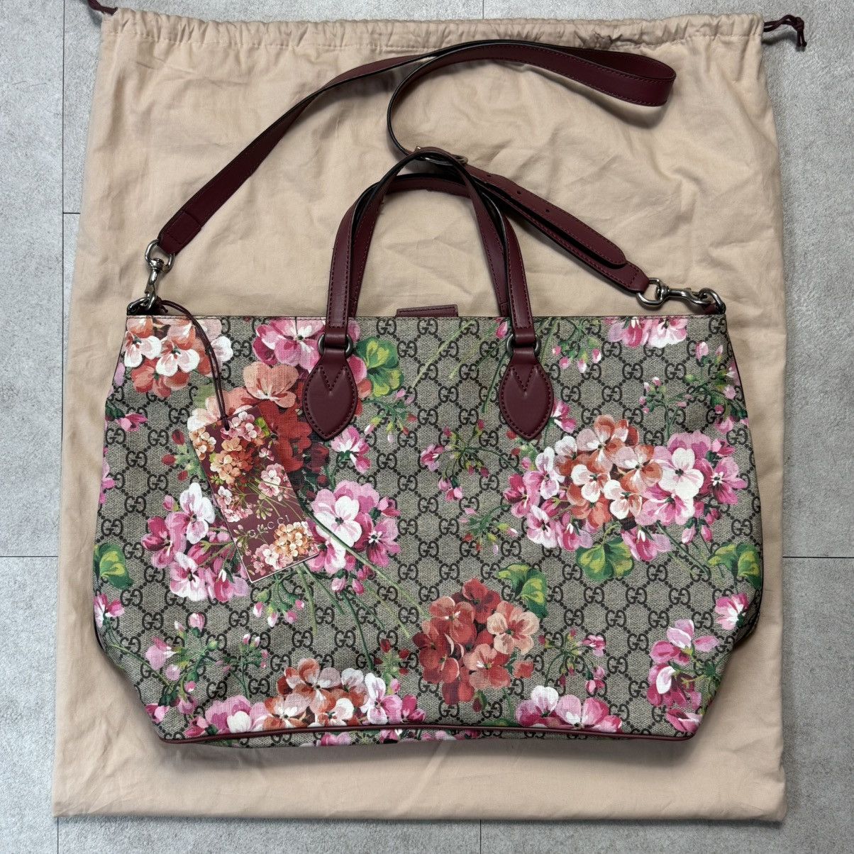 Gucci Gucci Supreme Flower Tote Bag Size ONE SIZE - 1 Thumbnail