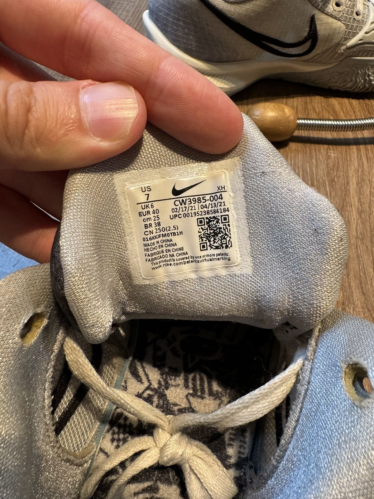 Nike Nike Kyrie 4 Low Size 7 Gray Fog Athletic Basketball Shoes Size US 7 / EU 40 - 8 Thumbnail