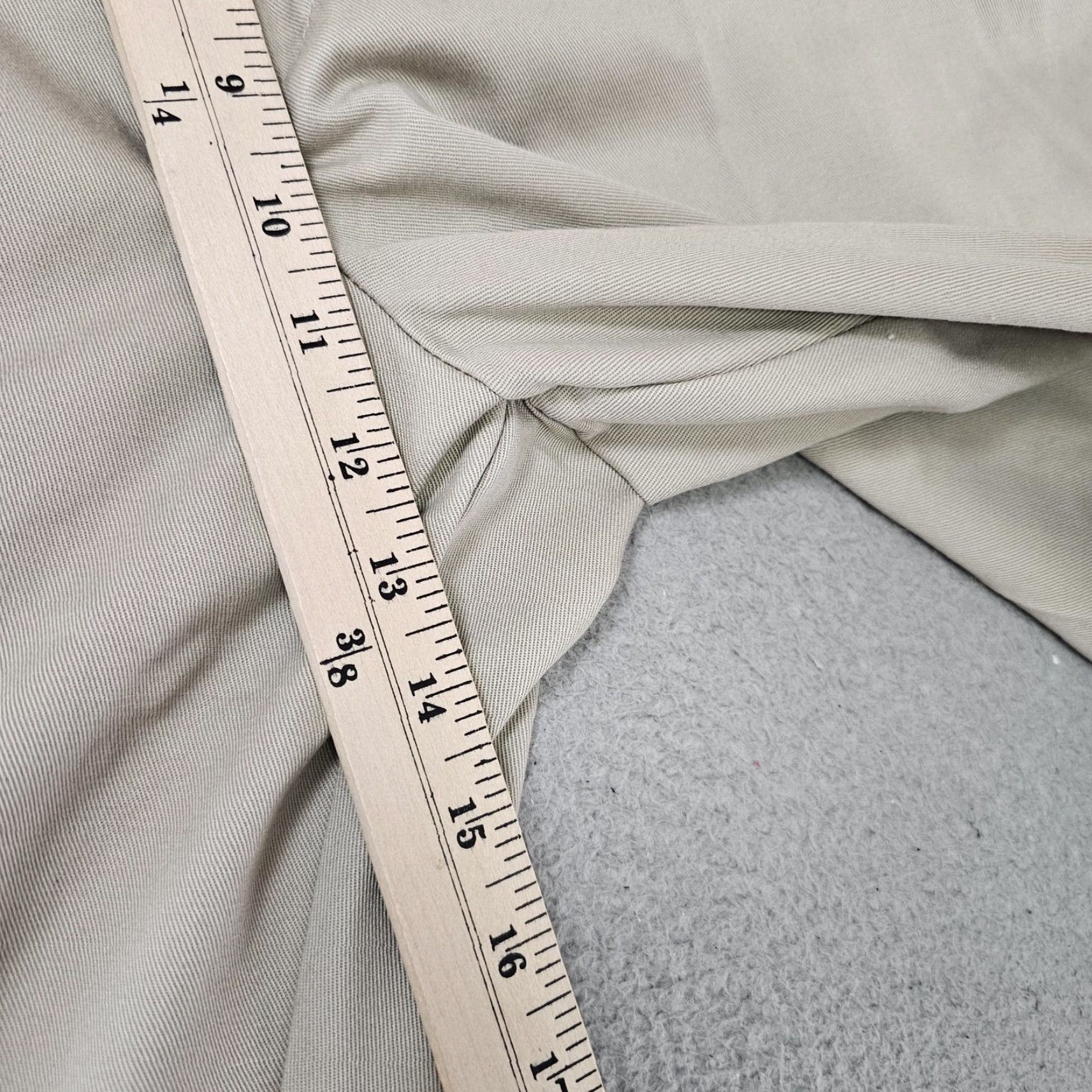 Dockers Dockers Pants Mens 38x31 Chino Relaxed Fit Cotton Beig e Washed Wrinkle Resistant Pleated Front Zip Fly BeltLoops Pockets 38 Regular Mens Size US 38 / EU 54 - 4 Thumbnail