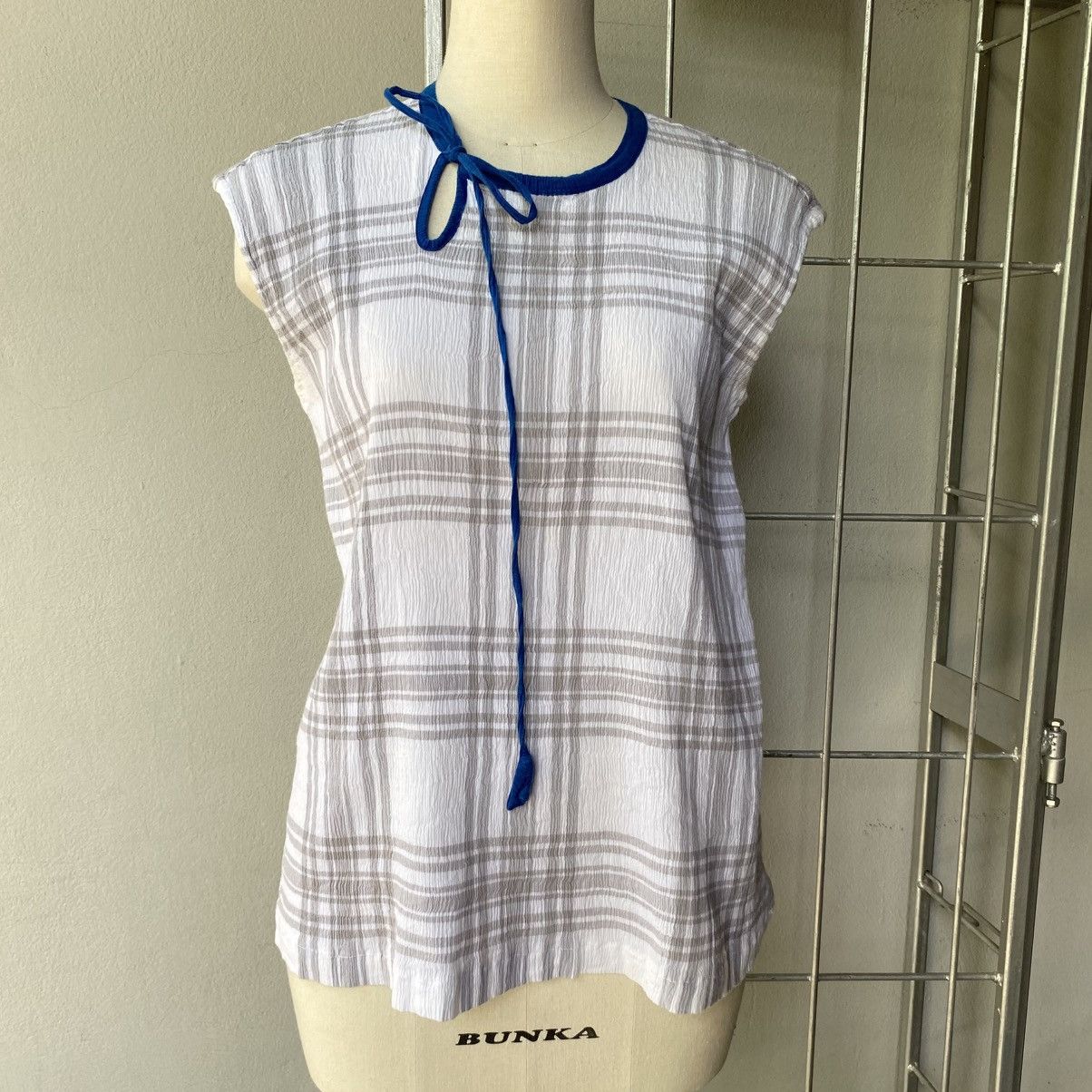 Tsumori Chisato Tsumori Chisato Blue Trim Bow Tie Sleeveless Blouse Size M / US 6-8 / IT 42-44 - 3 Thumbnail