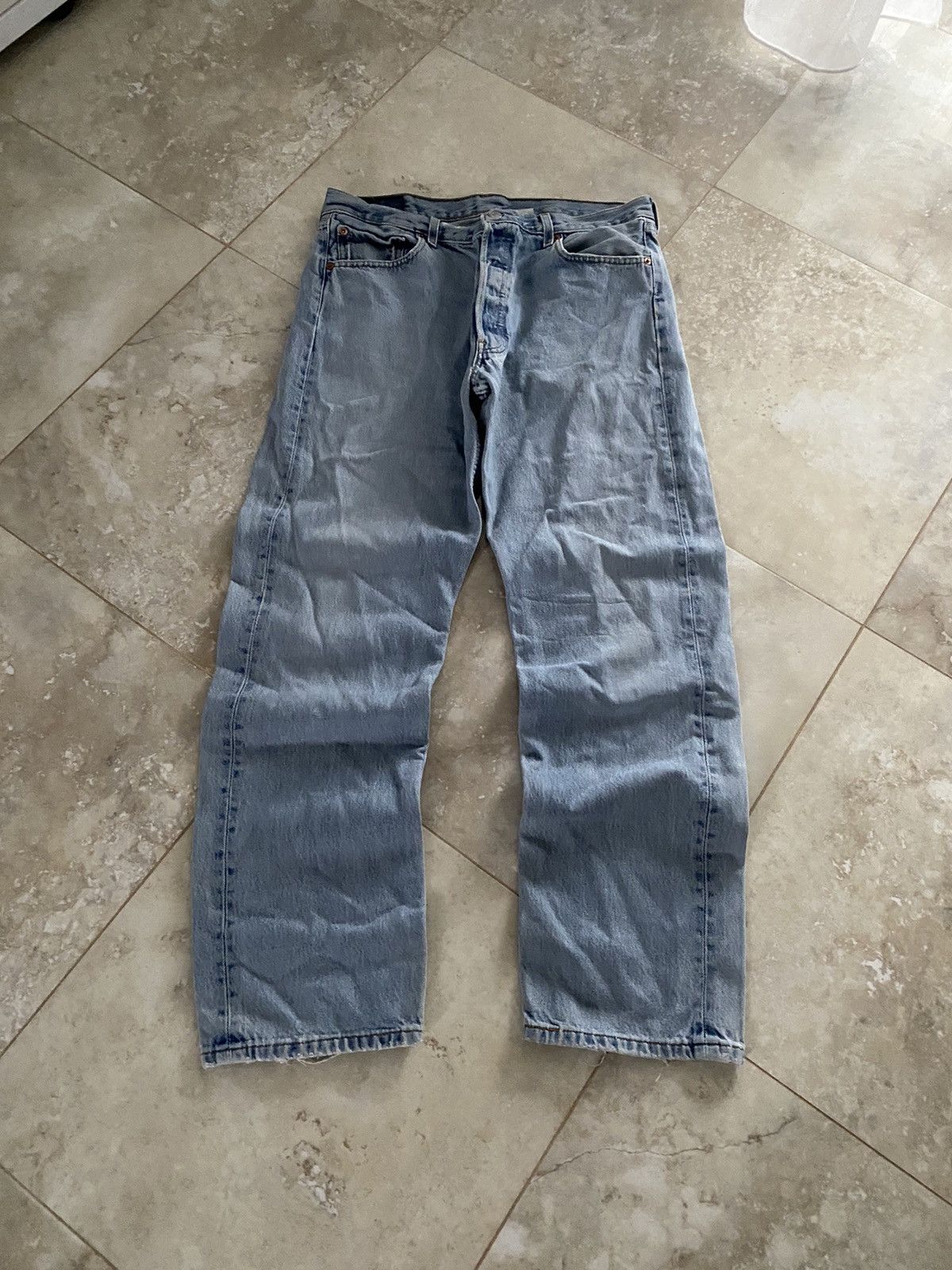 Levi's Vintage Levis Baggy Jeans Blue 501 Usa 2000s Y2K Streetwear Size US 35 - 1 Thumbnail