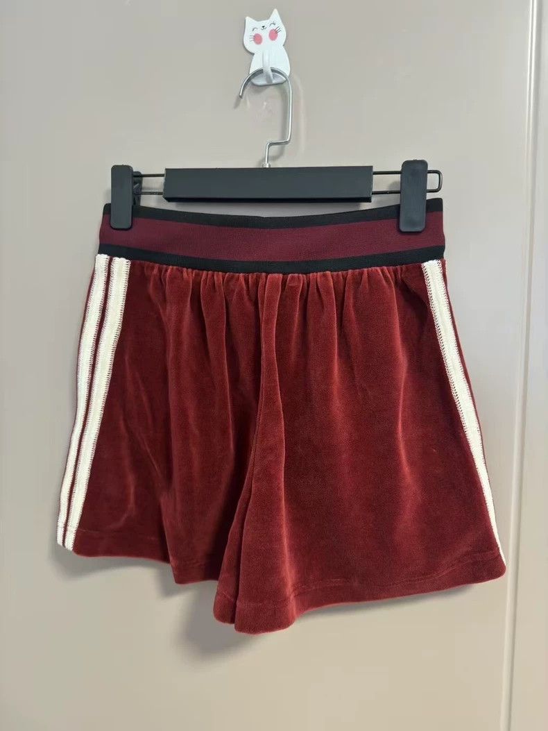 Gucci Gucci Size XS Co-branded shorts 2505-Nextarrow Size US 28 / EU 44 - 2 Thumbnail