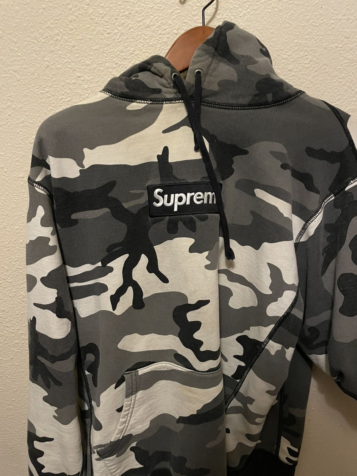 Supreme Supreme Box Logo Snow Camo F/W '13 Size US XL / EU 56 / 4 - 1 Thumbnail