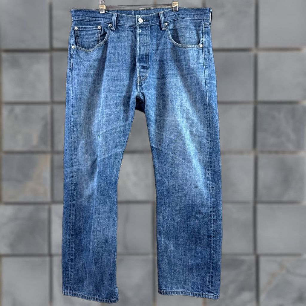 Levi's VINTAGE Levis 501 Jeans Men Blue Button Fly Denim Pants Thrashed Faded Washed Out 501 Series Regular 38x30 Mens Jeans Size US 38 / EU 54 - 1 Thumbnail