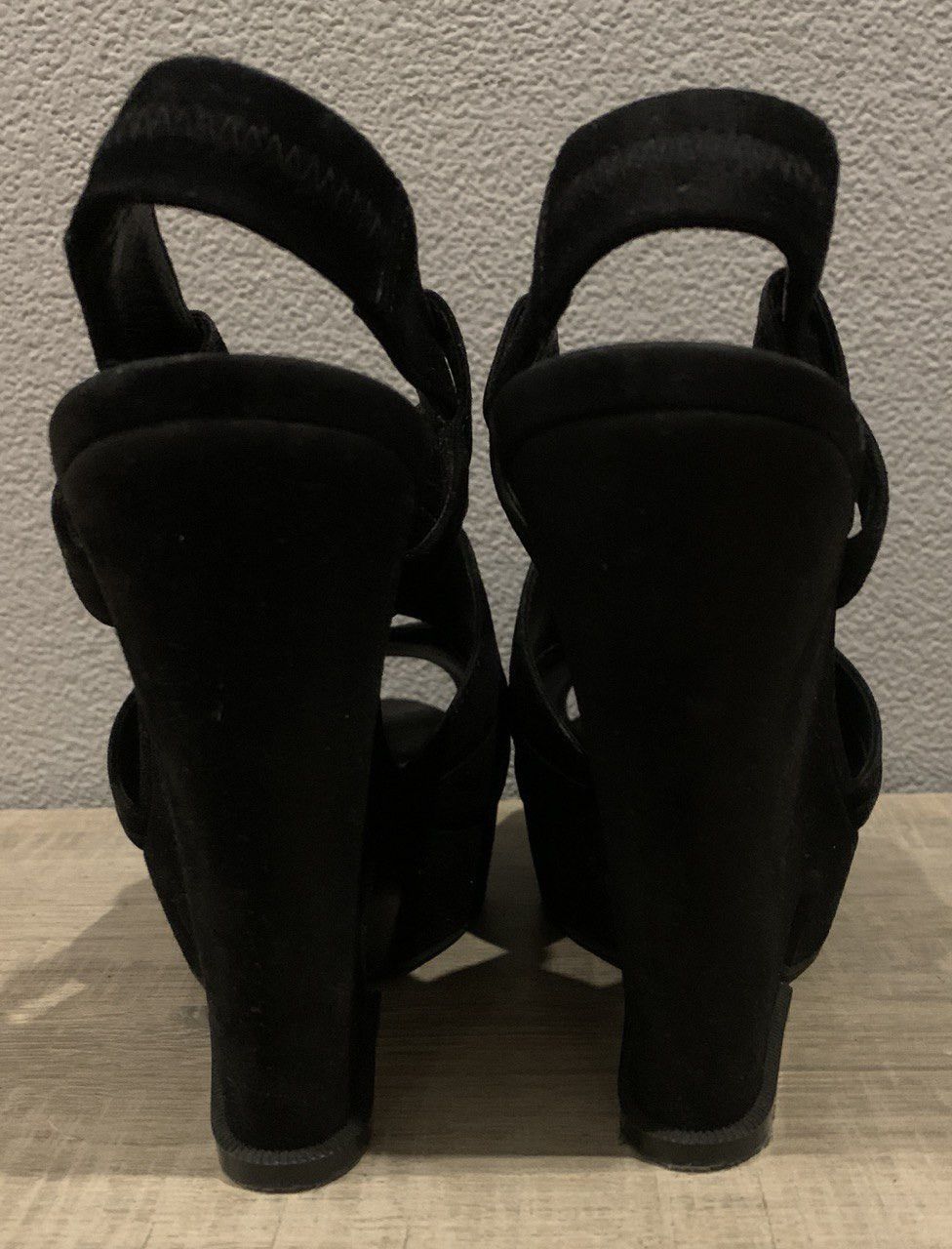 Yves Saint Laurent Saint Laurent Black Suede Hortense Sandals Size US 5 / IT 35 - 2 Thumbnail