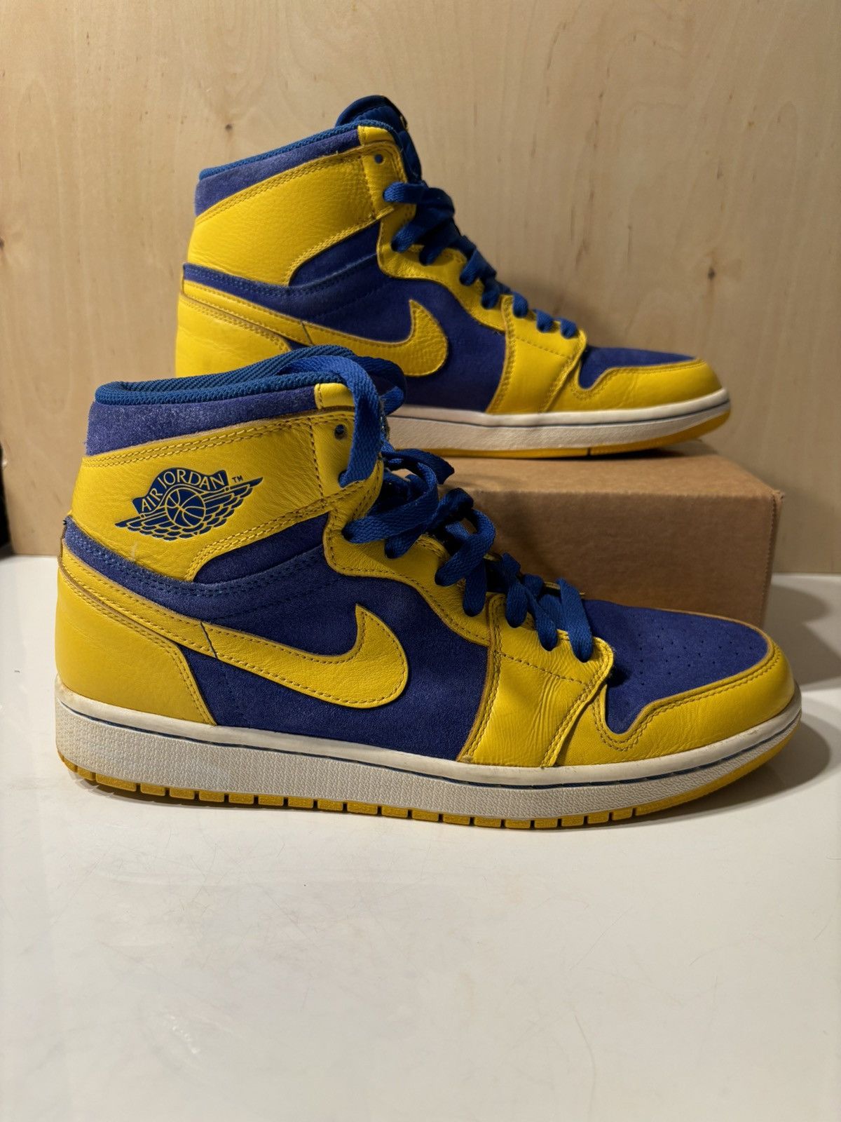 Nike 2013 Jordan 1 Retro High OG “Laney” Size 9.5 Size US 9.5 / EU 42-43 - 1 Thumbnail