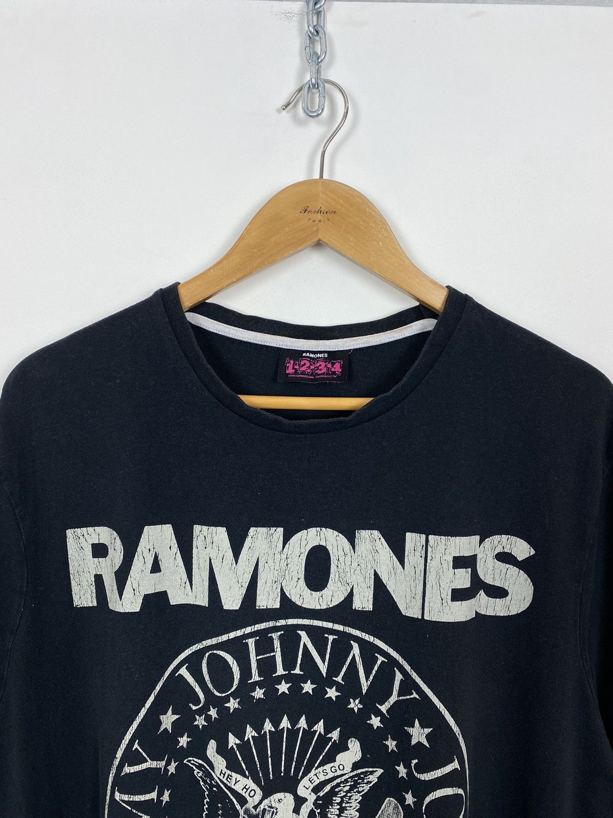 Band Tees The Ramones T- Shirt - First World Tour 1978 Size L-XL Black Size US XL / EU 56 / 4 - 2 Thumbnail