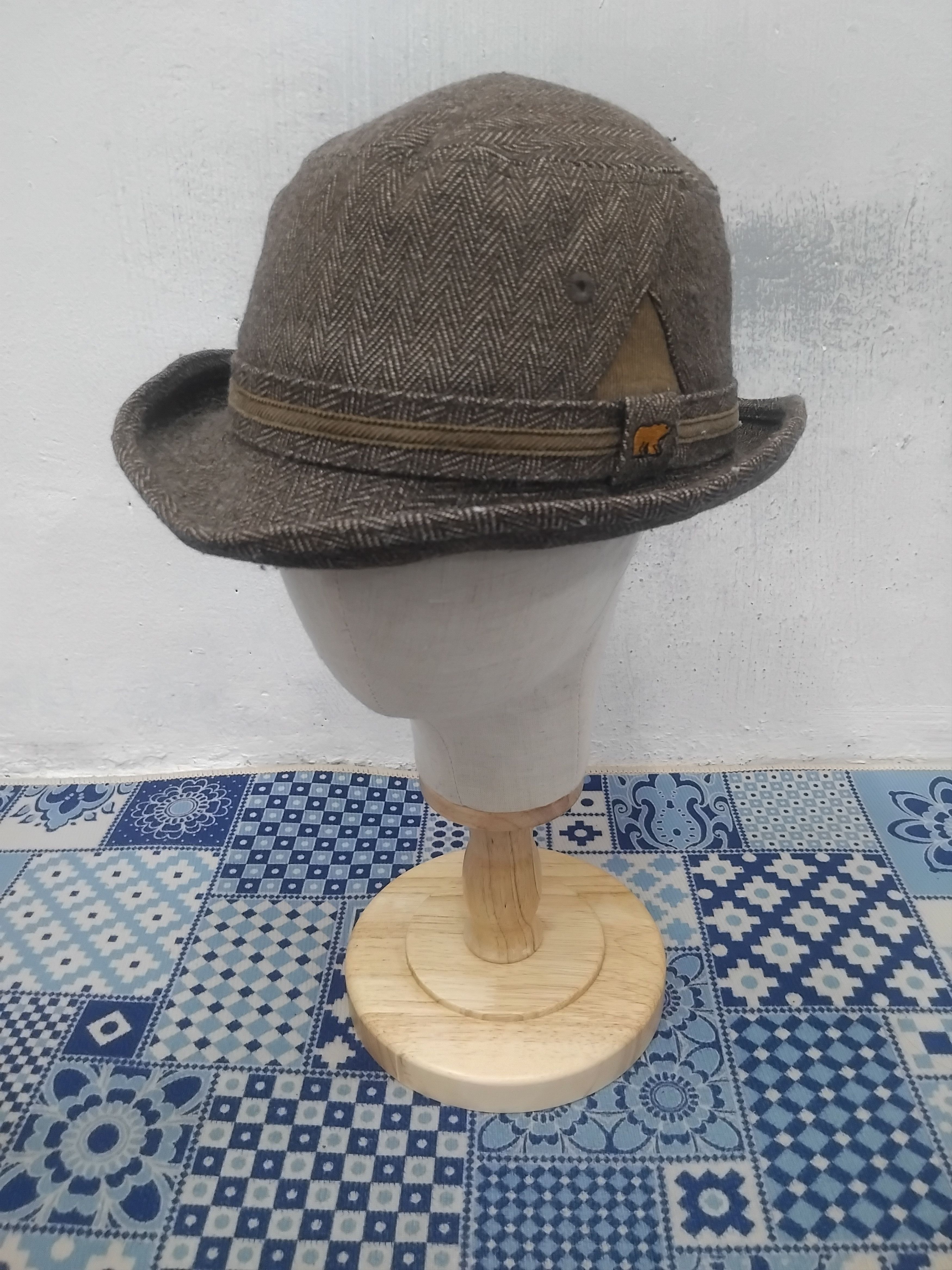 Other 💥Golden bear checkered grey hat Size 38 - 1 Thumbnail