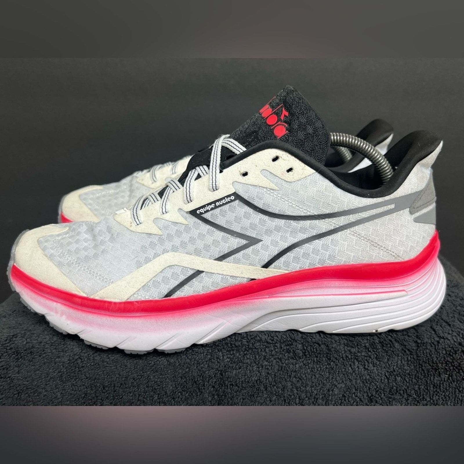 Diadora diadora Equipe Nucleo Running Mens Athletic Shoes 11.5 EUC Size US 11.5 / EU 44-45 - 1 Thumbnail