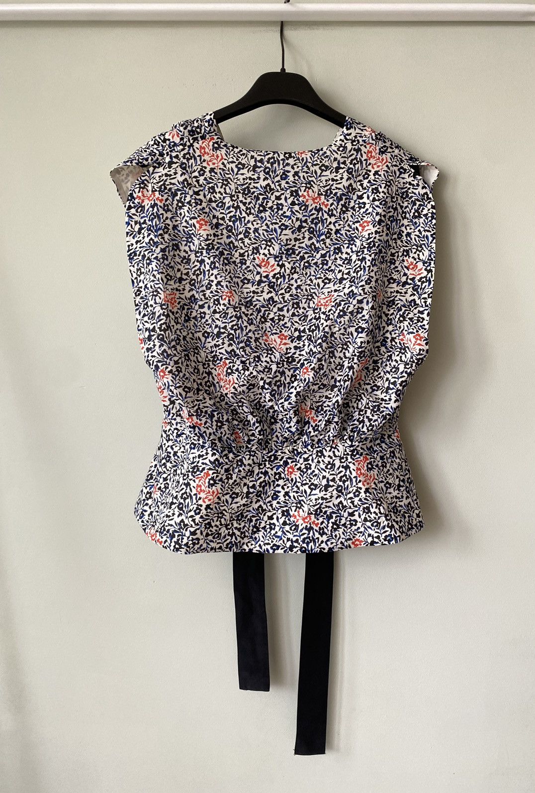 Balenciaga Balenciaga Silk 2012 floral silk blouses vest Size S / US 4 / IT 40 - 3 Thumbnail
