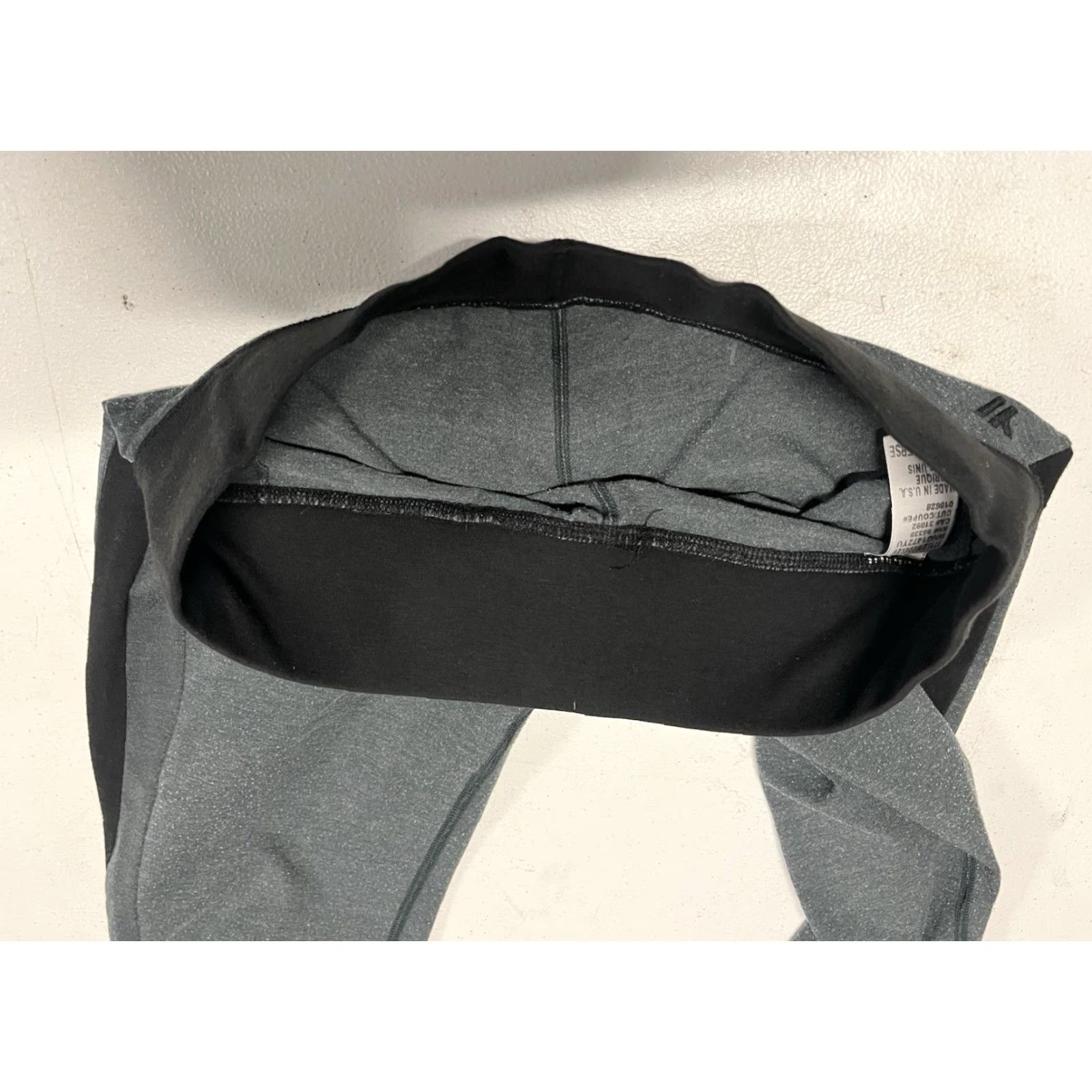 James Perse James Perse Cropped Leggings Women’s Size 1 Gray Made USA Pants Pull On Cropped Features Crop USA Theme Womens Size 25" / US 0 / IT 36 - 6 Thumbnail
