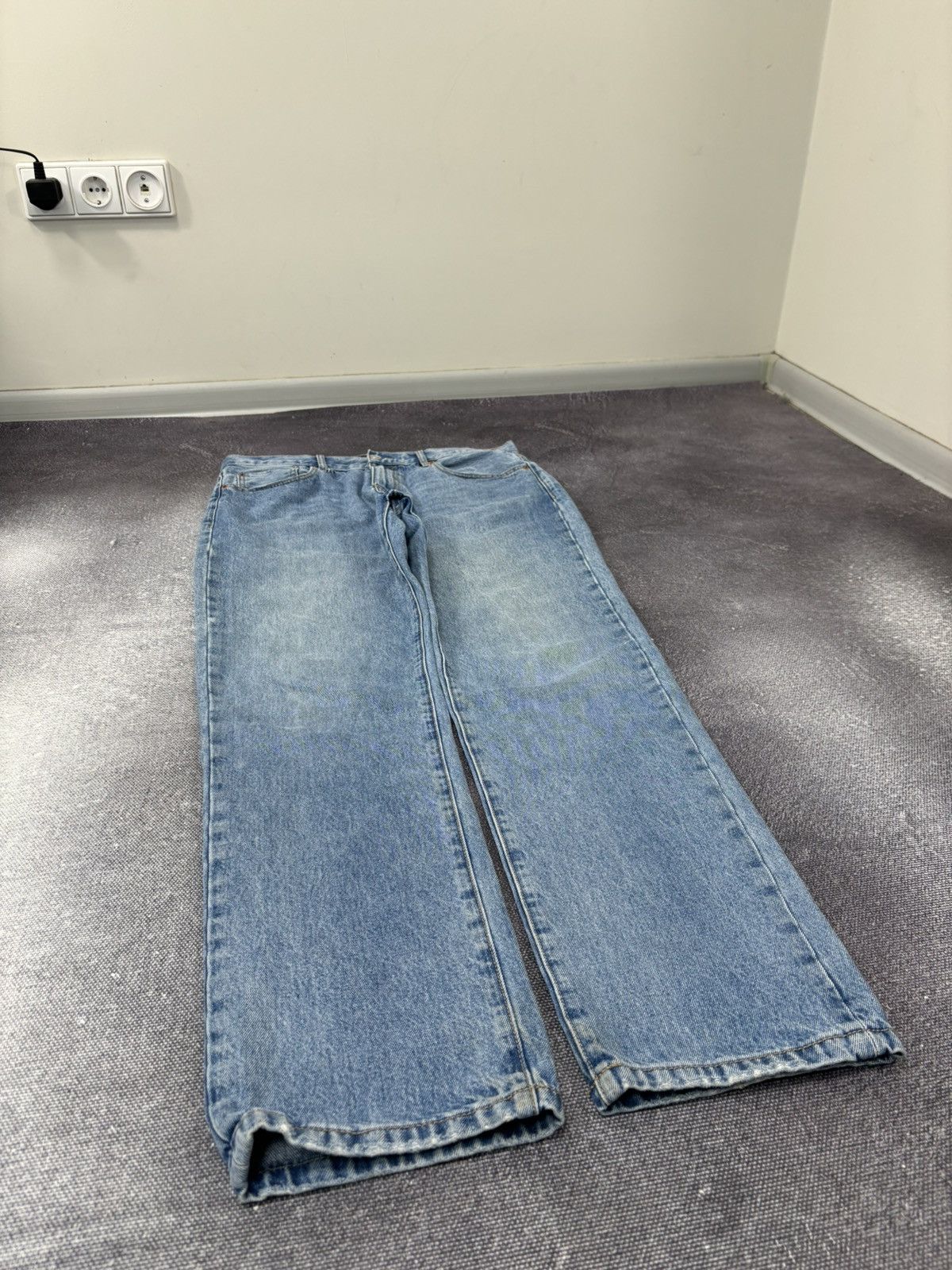 Diesel Diesel Men’s Y2K Straight Fit Light Blue Hype Denim Jeans Size US 34 / EU 50 - 3 Thumbnail