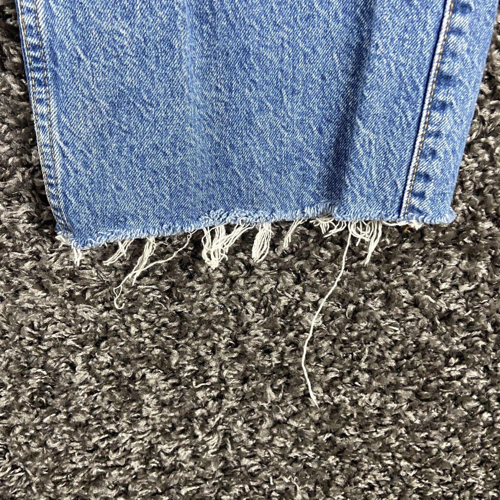 Zara VINTAGE Zara Blue Jeans Women's Size 2 Distressed Hem Straight Fit Size 26" / US 2 / IT 38 - 2 Thumbnail