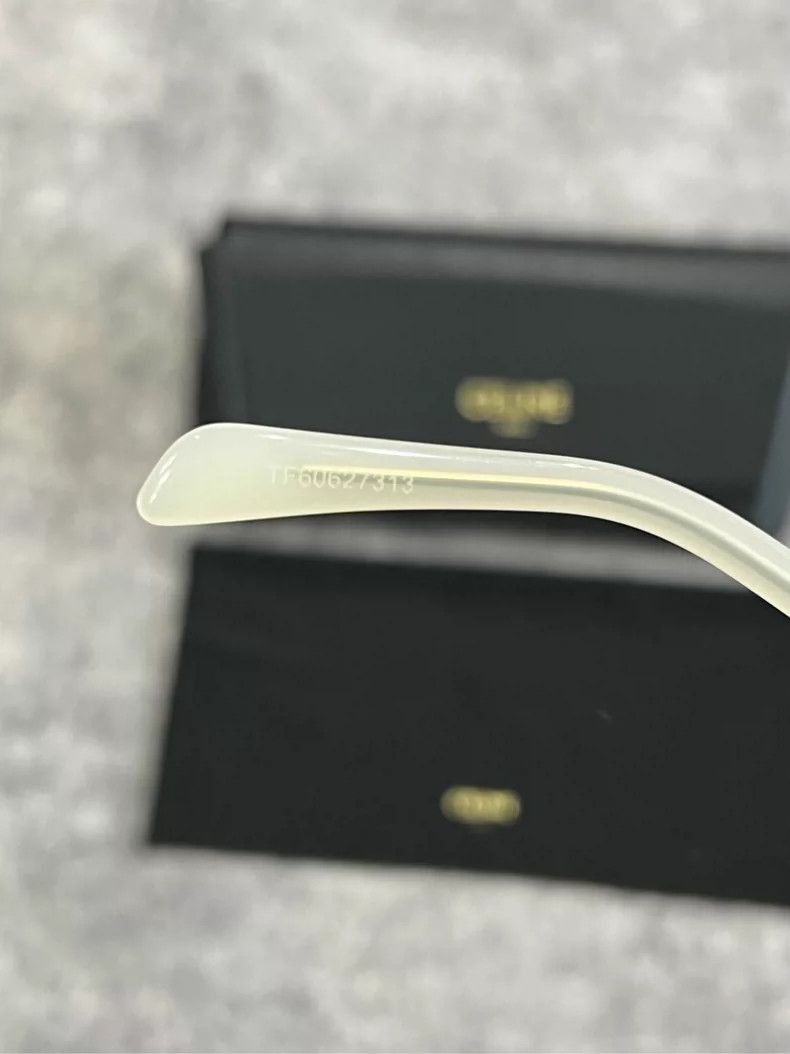 Celine Celine Logo Sunglasses With Case Size ONE SIZE - 7 Thumbnail