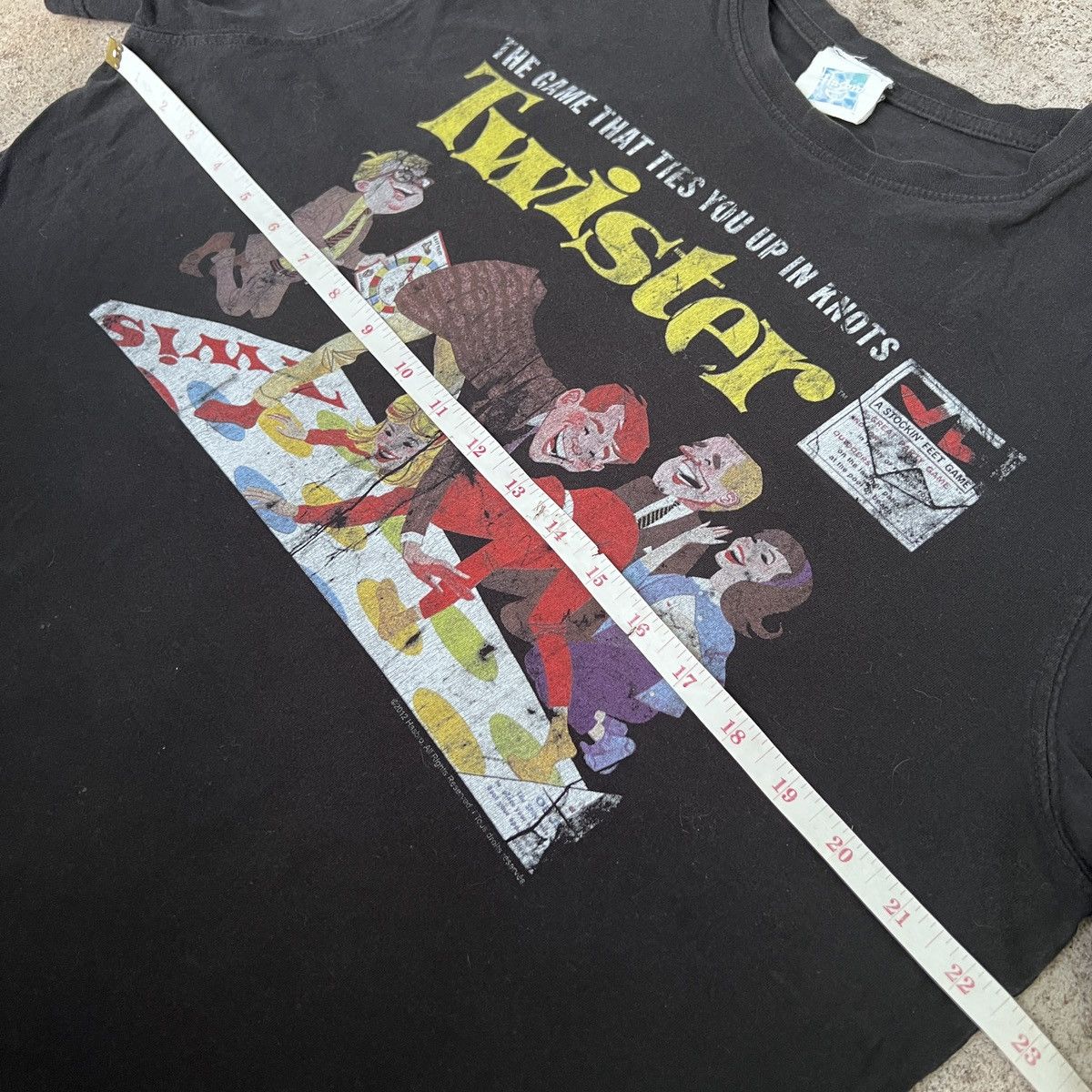 The Game Vintage Y2K Twister Board Game Streetwear Graphic Tee Size US L / EU 52-54 / 3 - 6 Thumbnail