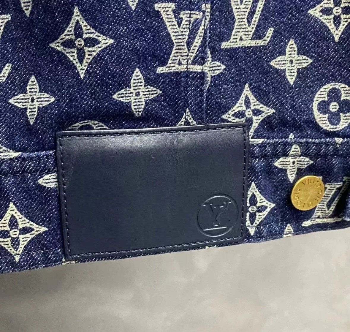 Louis Vuitton Louis Vuitton's latest blue pop edition denim jacket Size US S / EU 44-46 / 1 - 3 Thumbnail