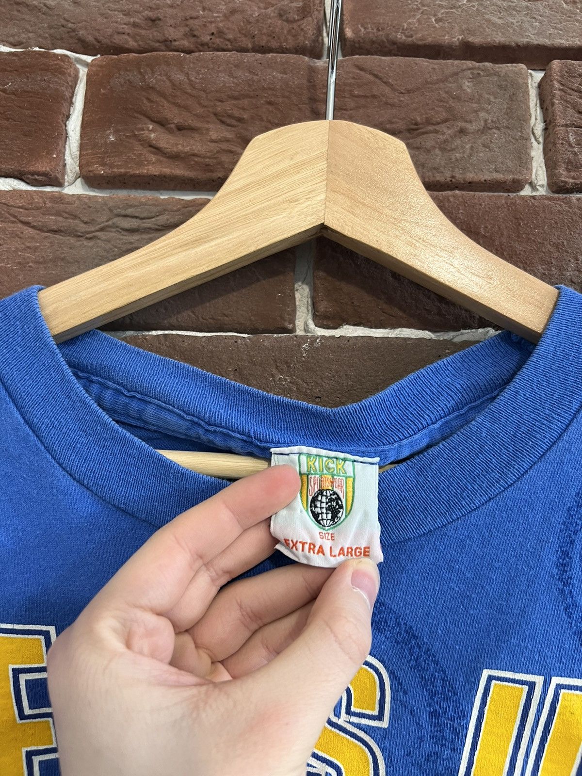 Vintage Very Rare 90s Leeds United Tshirt Vintage Kick Sportswear Size US XL / EU 56 / 4 - 6 Thumbnail