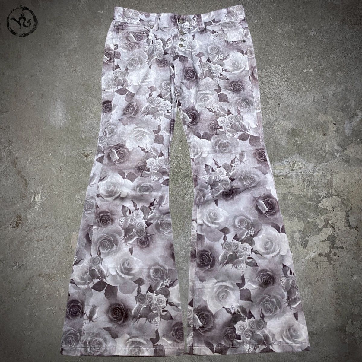Tornado Mart Tornado Mart “Bed of Roses” Flared Pants Size US 33 - 1 Thumbnail