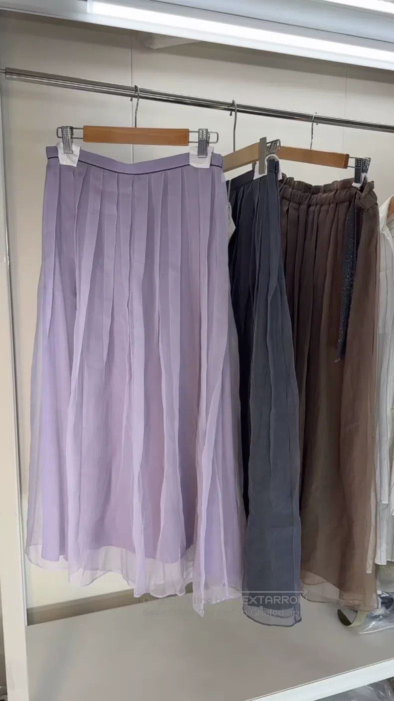 Brunello Cucinelli Brunello Cucinelli 25 Models of Lilac Colored Beaded Silk Size 26" / US 2 / IT 38 - 1 Thumbnail
