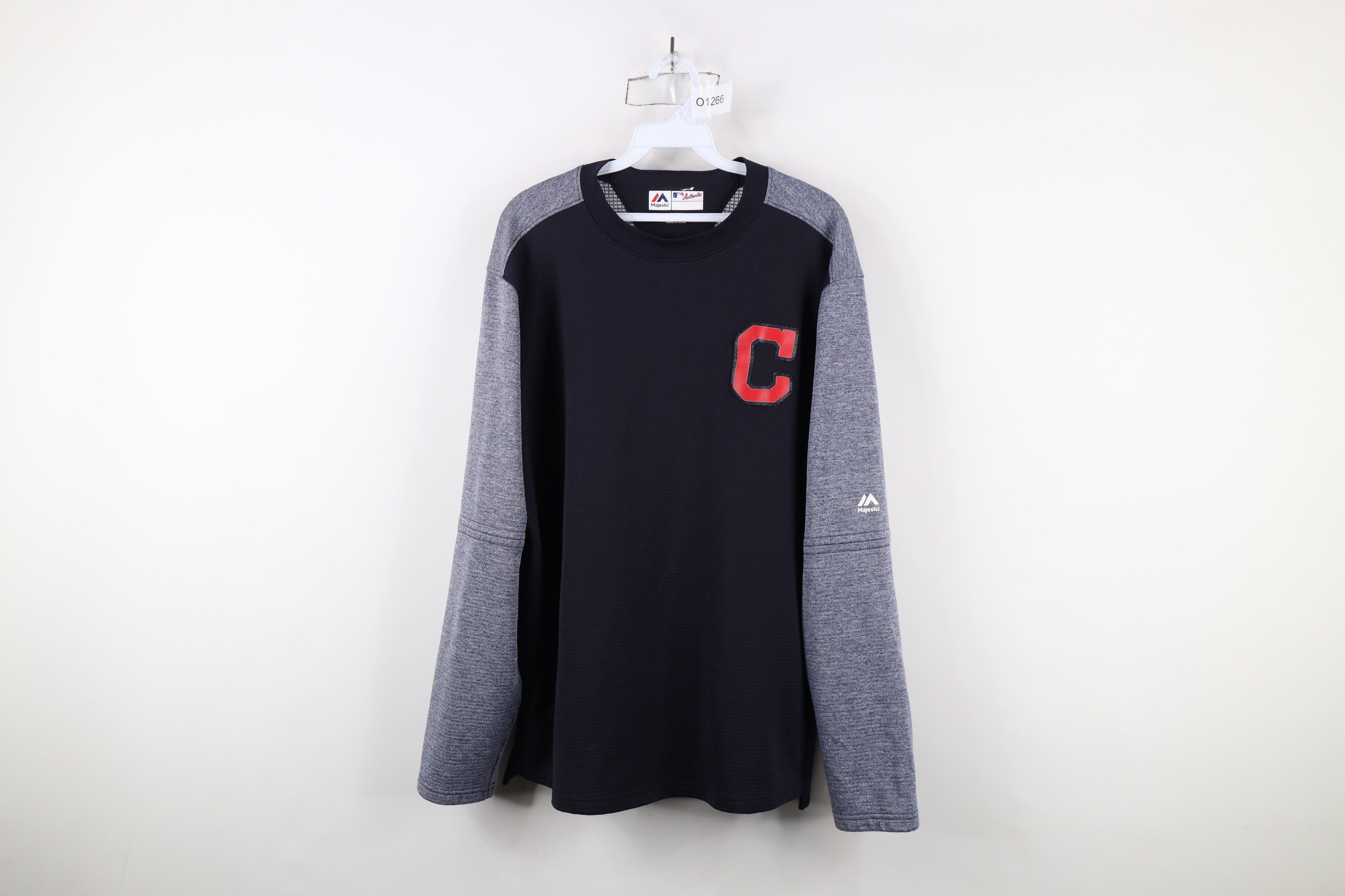 Majestic × Vintage Majestic Fleece Lined Cleveland Indians Guardians Sweatshirt Size US XL / EU 56 / 4 - 1 Thumbnail