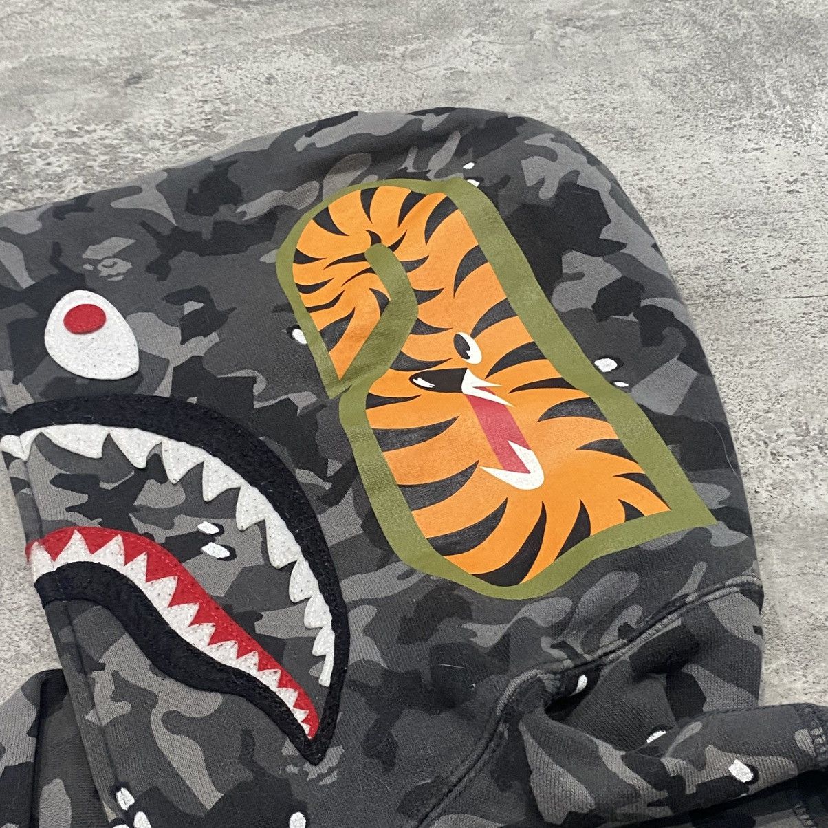 Bape Bape Exclusive Store Limited Desert Camo Shark Size US M / EU 48-50 / 2 - 4 Thumbnail