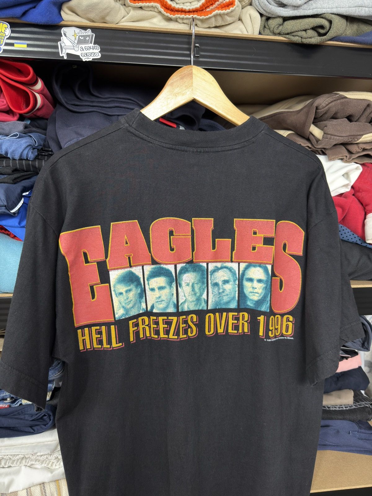 Band Tees × Vintage Vintage 90s EAGLES Hell Freezes Over World Tour 1994 T-Shirt Size US L / EU 52-54 / 3 - 16 Thumbnail